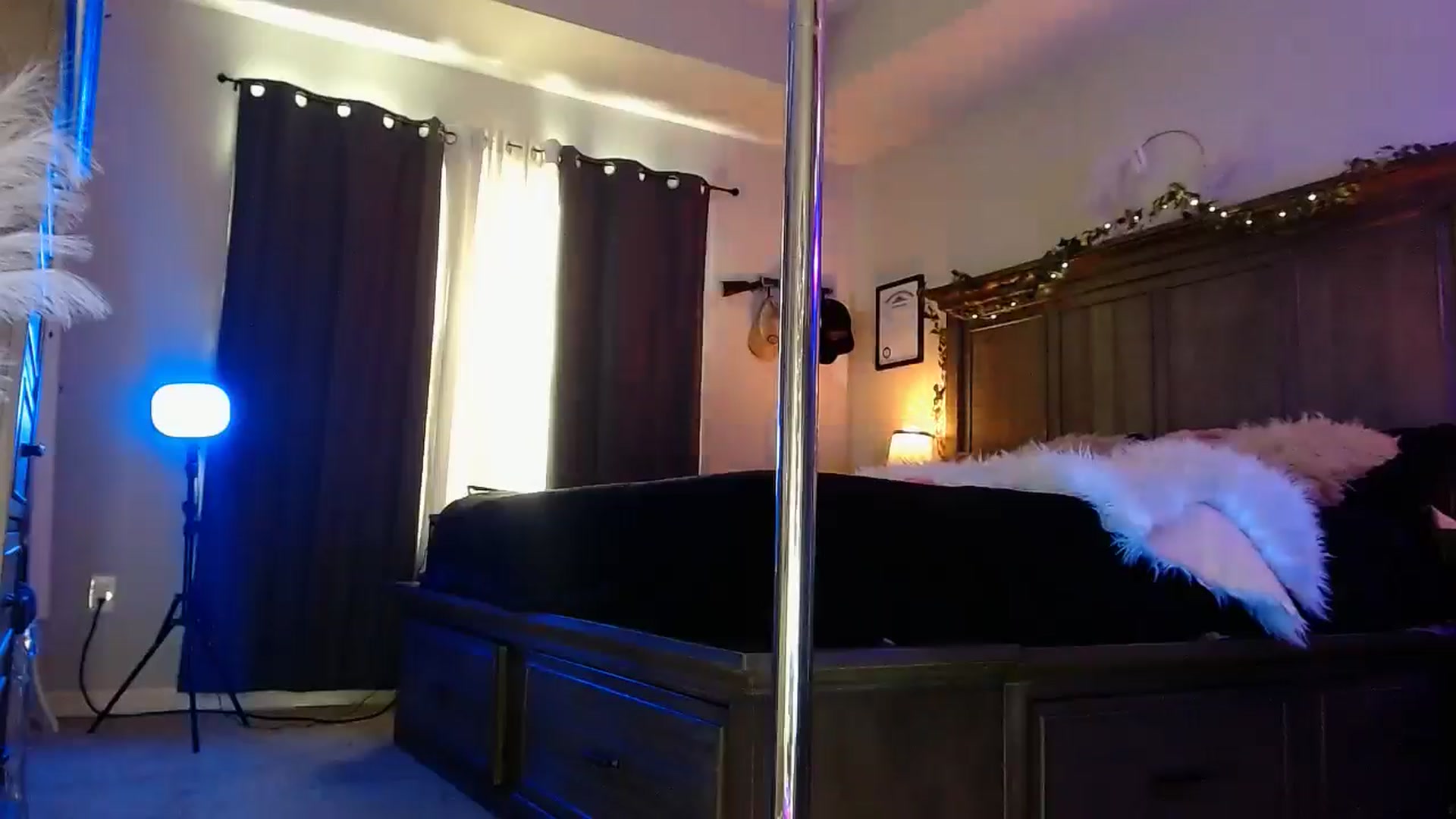 Gallery image thumbnail from Marilyn_XO's myfreecams stream on, 01/02/2025, 20:26 image 20 of 20