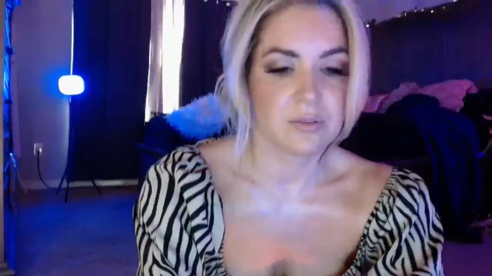Gallery image thumbnail from Marilyn_XO's myfreecams stream on, 01/03/2025, 17:41 image 9 of 20