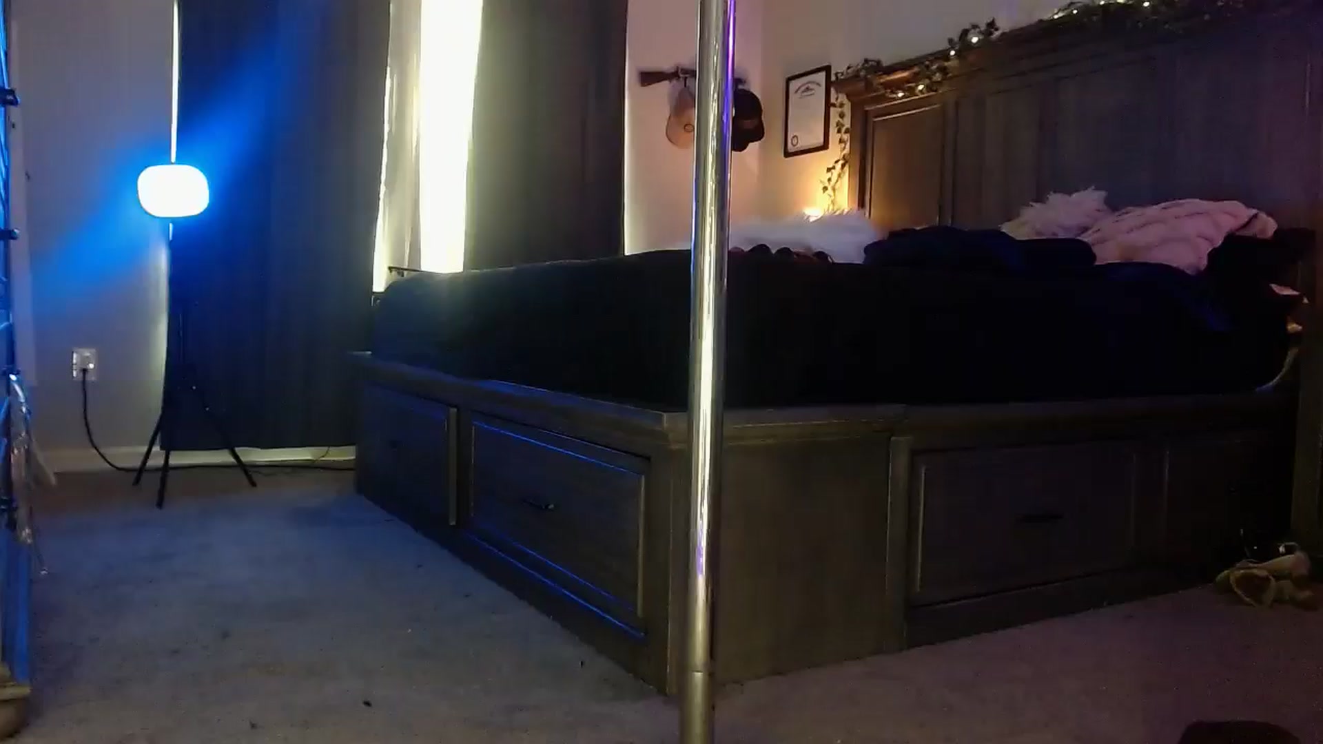 Gallery image thumbnail from Marilyn_XO's myfreecams stream on, 01/03/2025, 20:01 image 17 of 20