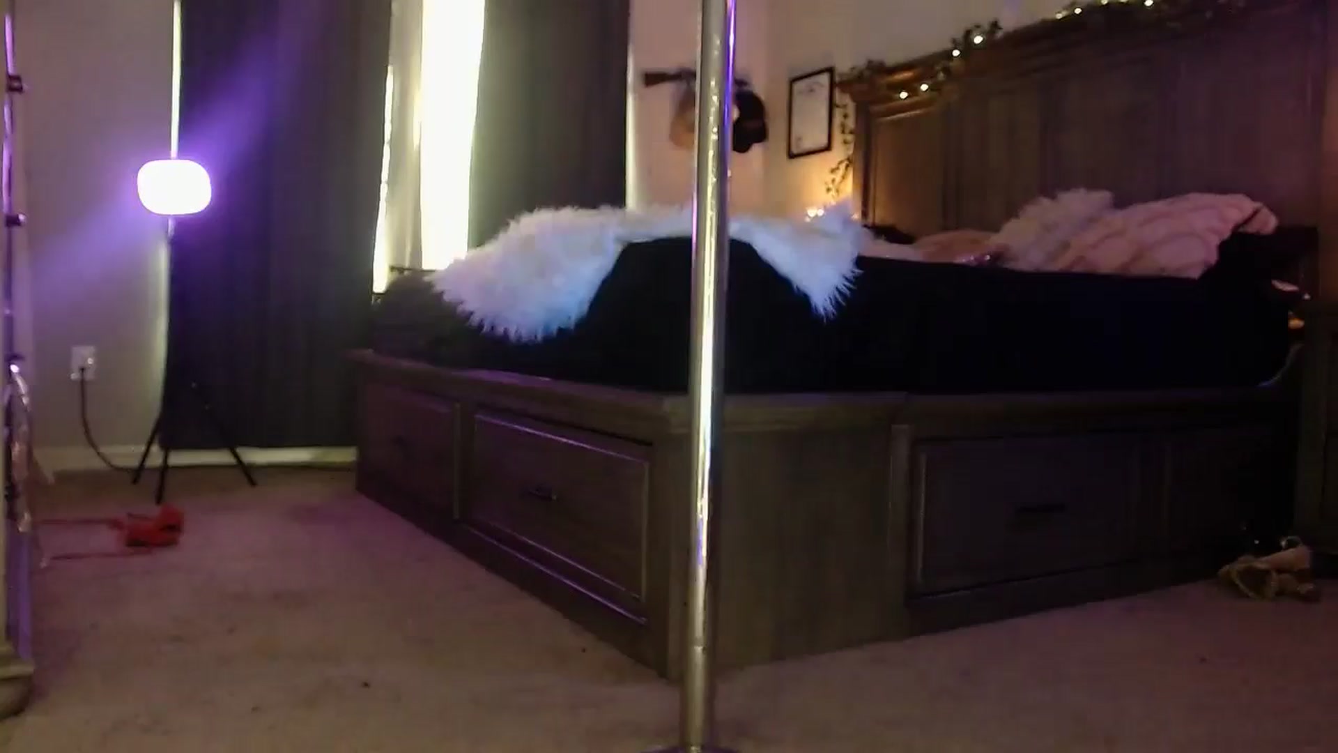 Gallery image thumbnail from Marilyn_XO's myfreecams stream on, 01/03/2025, 20:01 image 6 of 20