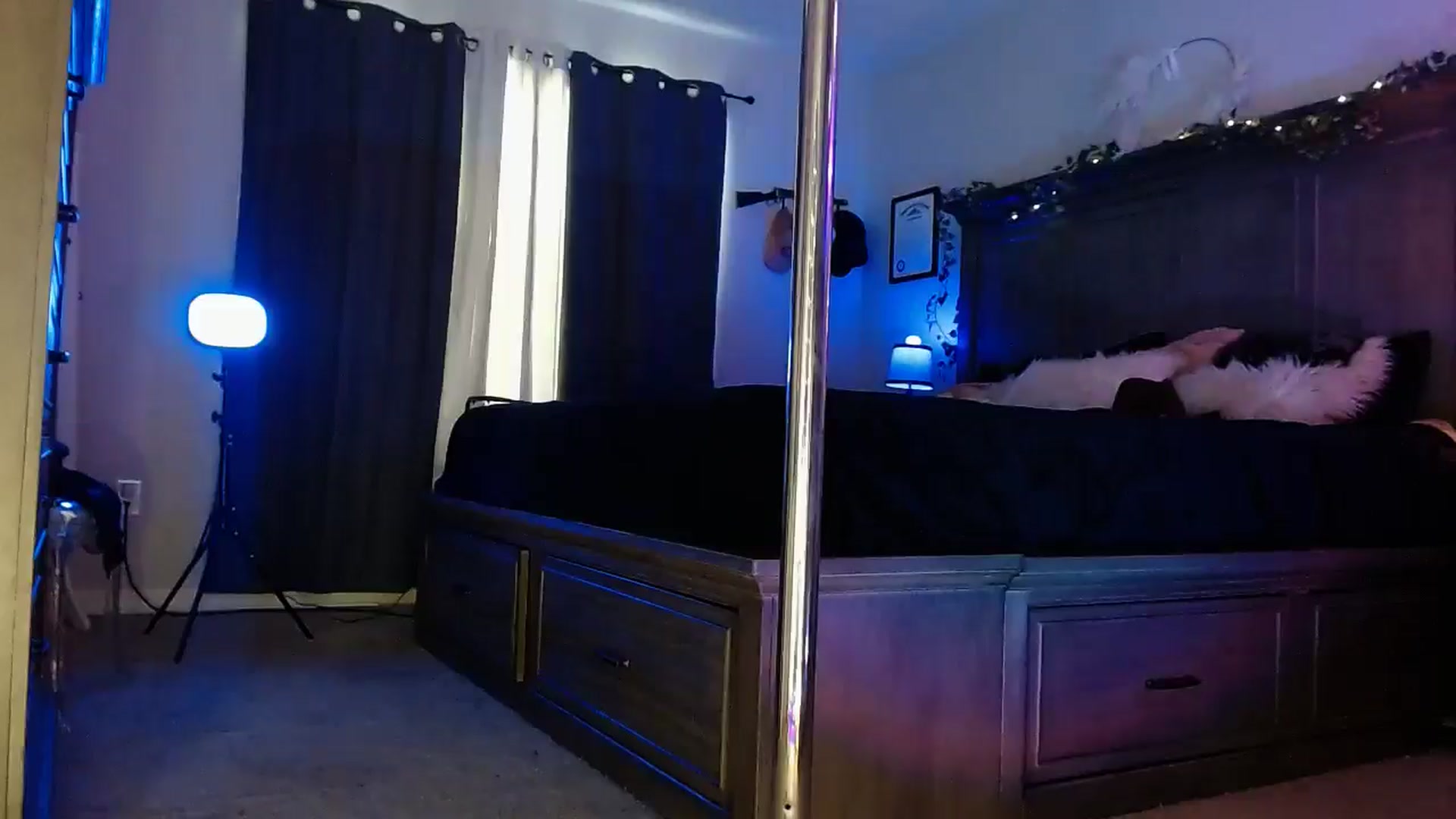 Gallery image thumbnail from Marilyn_XO's myfreecams stream on, 01/07/2025, 20:29 image 5 of 20
