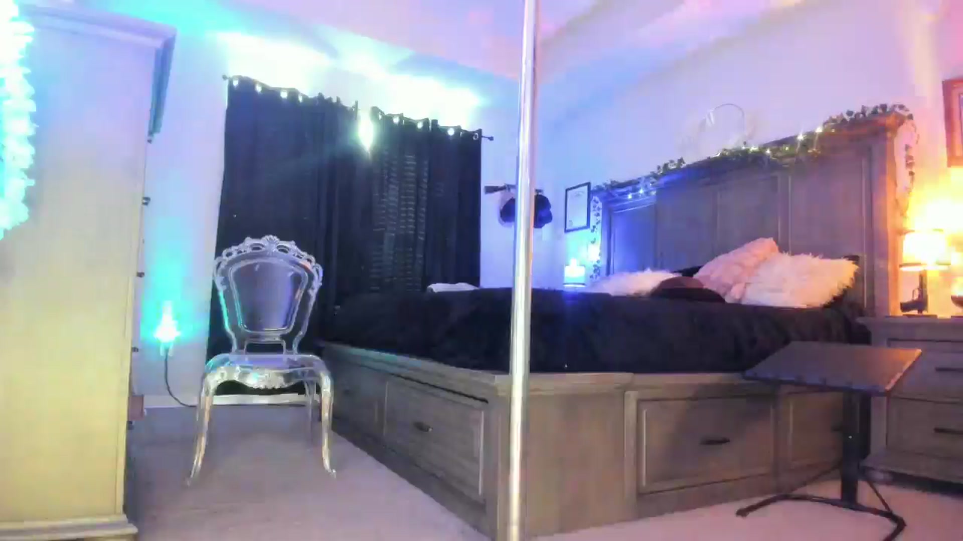 Gallery image thumbnail from Marilyn_XO's myfreecams stream on, 02/07/2025, 20:05 image 20 of 20