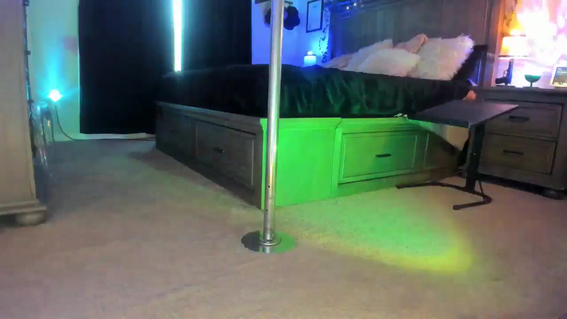 Gallery image thumbnail from Marilyn_XO's myfreecams stream on, 02/11/2025, 20:25 image 15 of 20