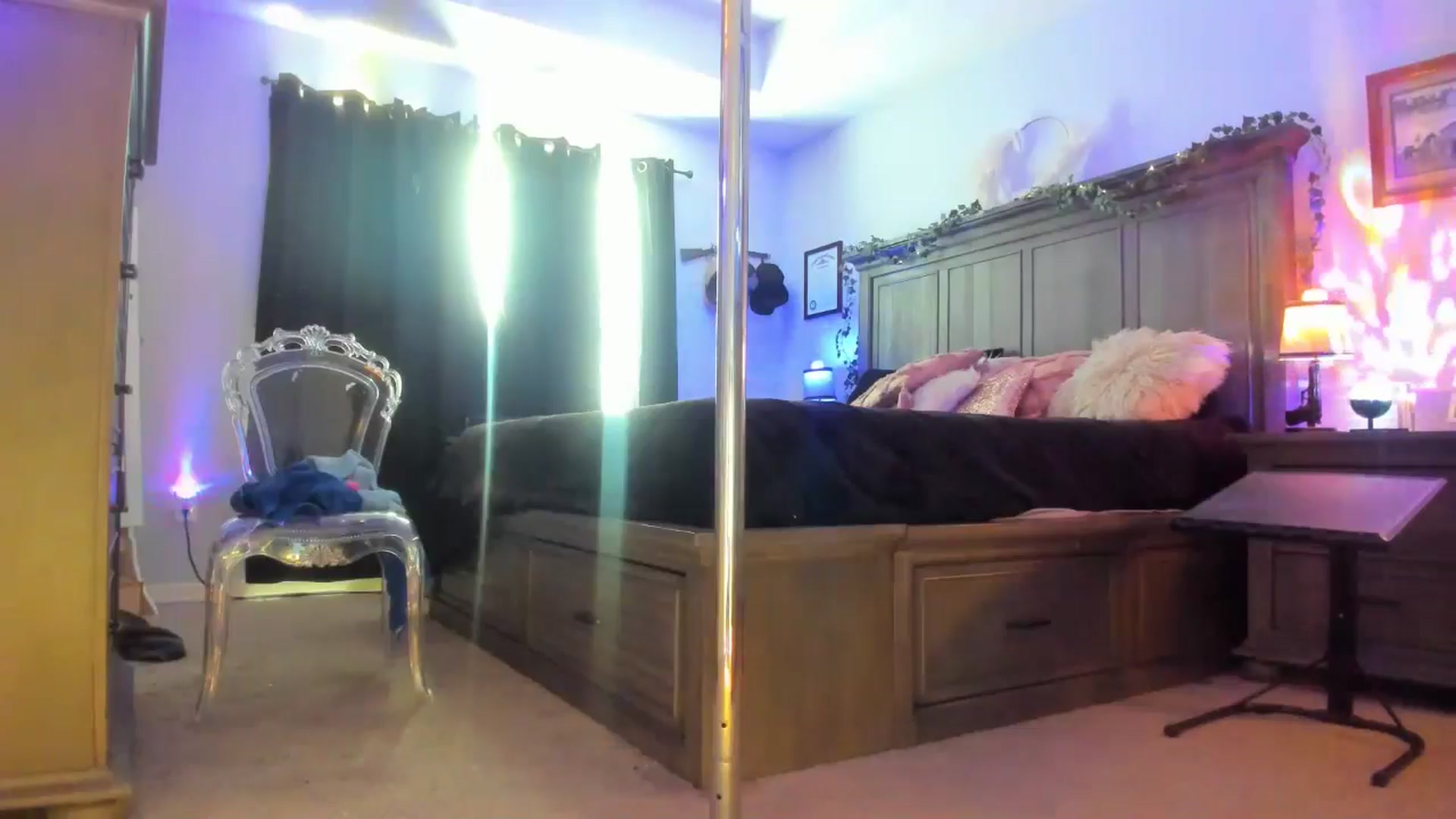 Gallery image thumbnail from Marilyn_XO's myfreecams stream on, 02/17/2025, 21:22 image 4 of 20