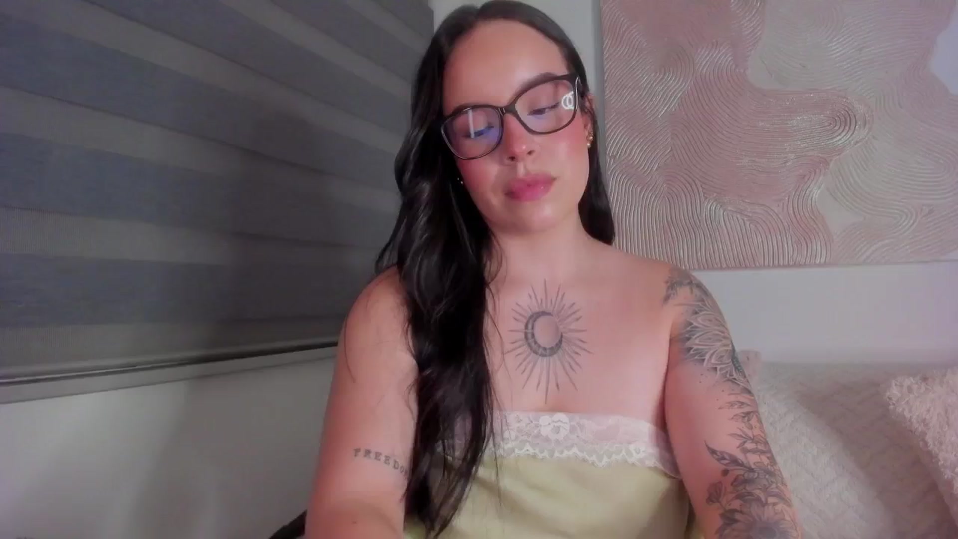Gallery image thumbnail from Marilyn___'s myfreecams stream on, 02/01/2025, 02:01 image 13 of 20