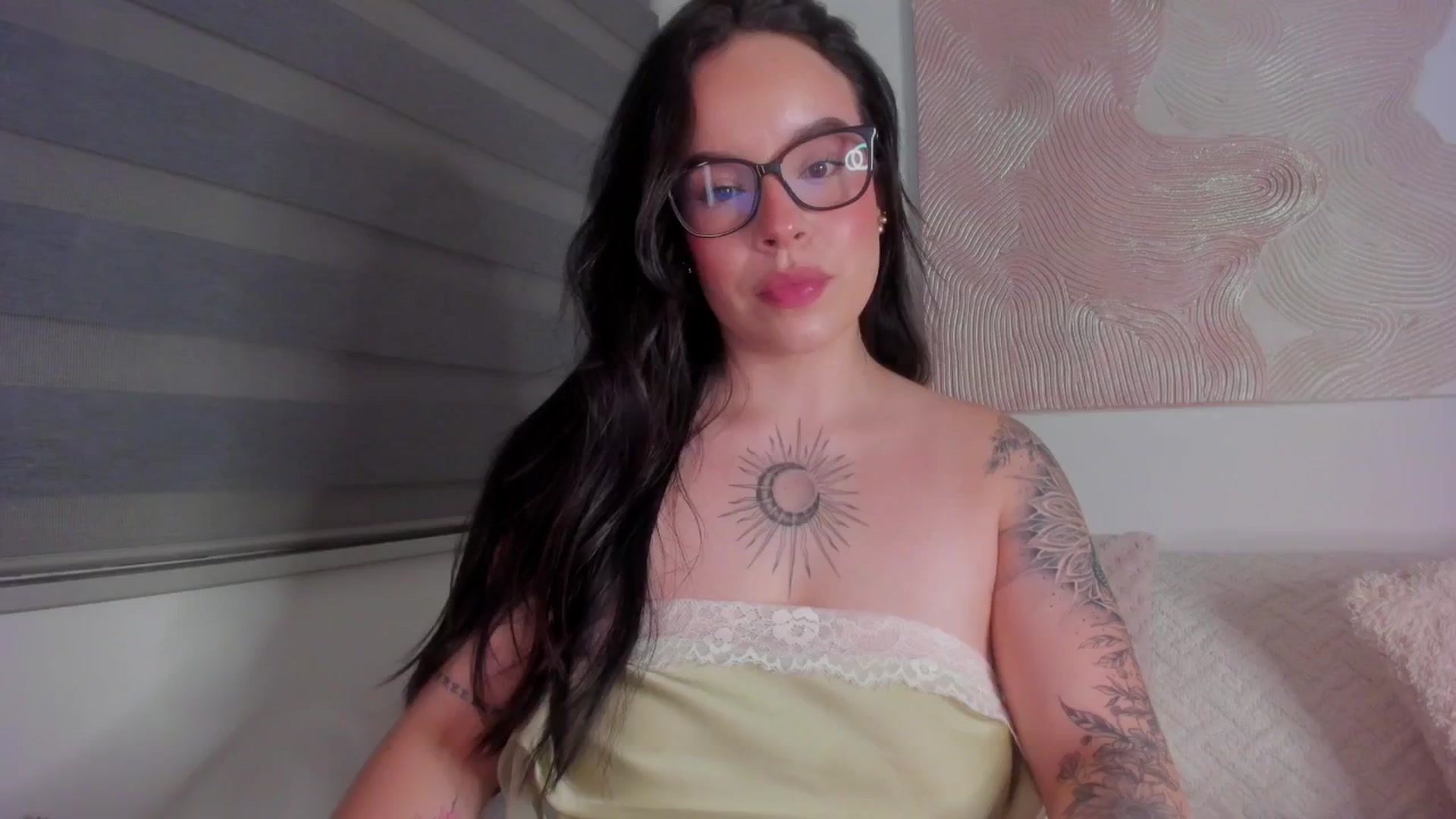 Gallery image thumbnail from Marilyn___'s myfreecams stream on, 02/01/2025, 02:01 image 14 of 20