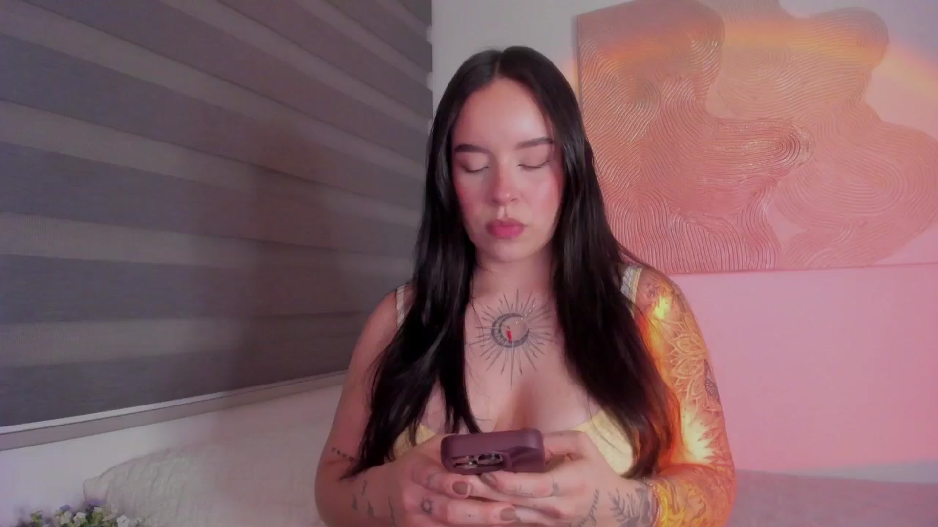 Gallery image thumbnail from Marilyn___'s myfreecams stream on, 02/04/2025, 23:51 image 9 of 20