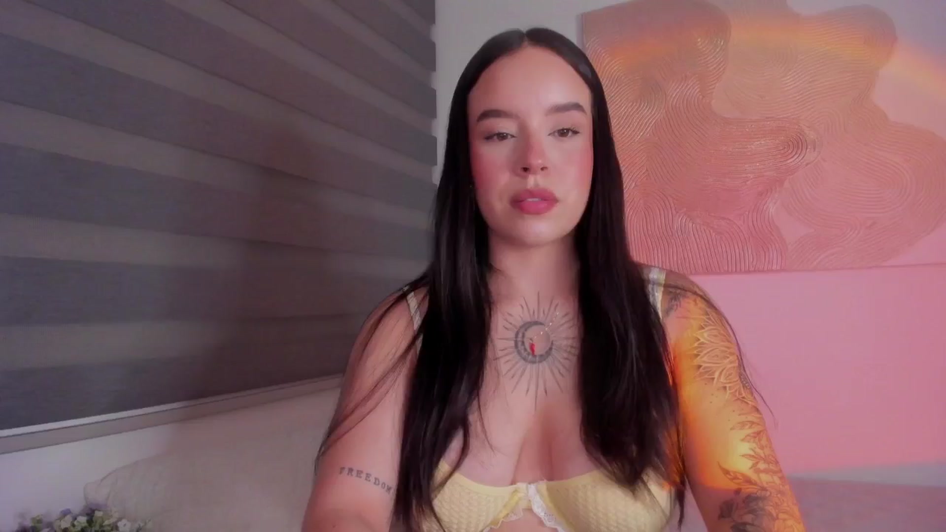 Gallery image thumbnail from Marilyn___'s myfreecams stream on, 02/04/2025, 23:51 image 13 of 20