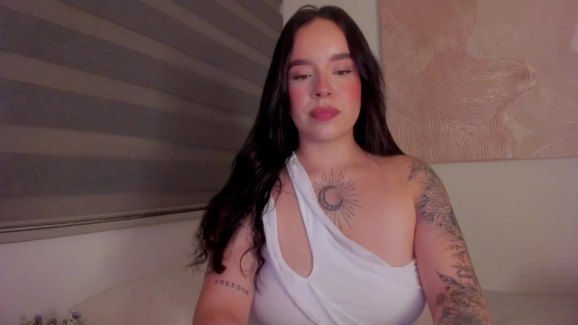 Gallery image thumbnail from Marilyn___'s myfreecams stream on, 02/13/2025, 24:41 image 14 of 20