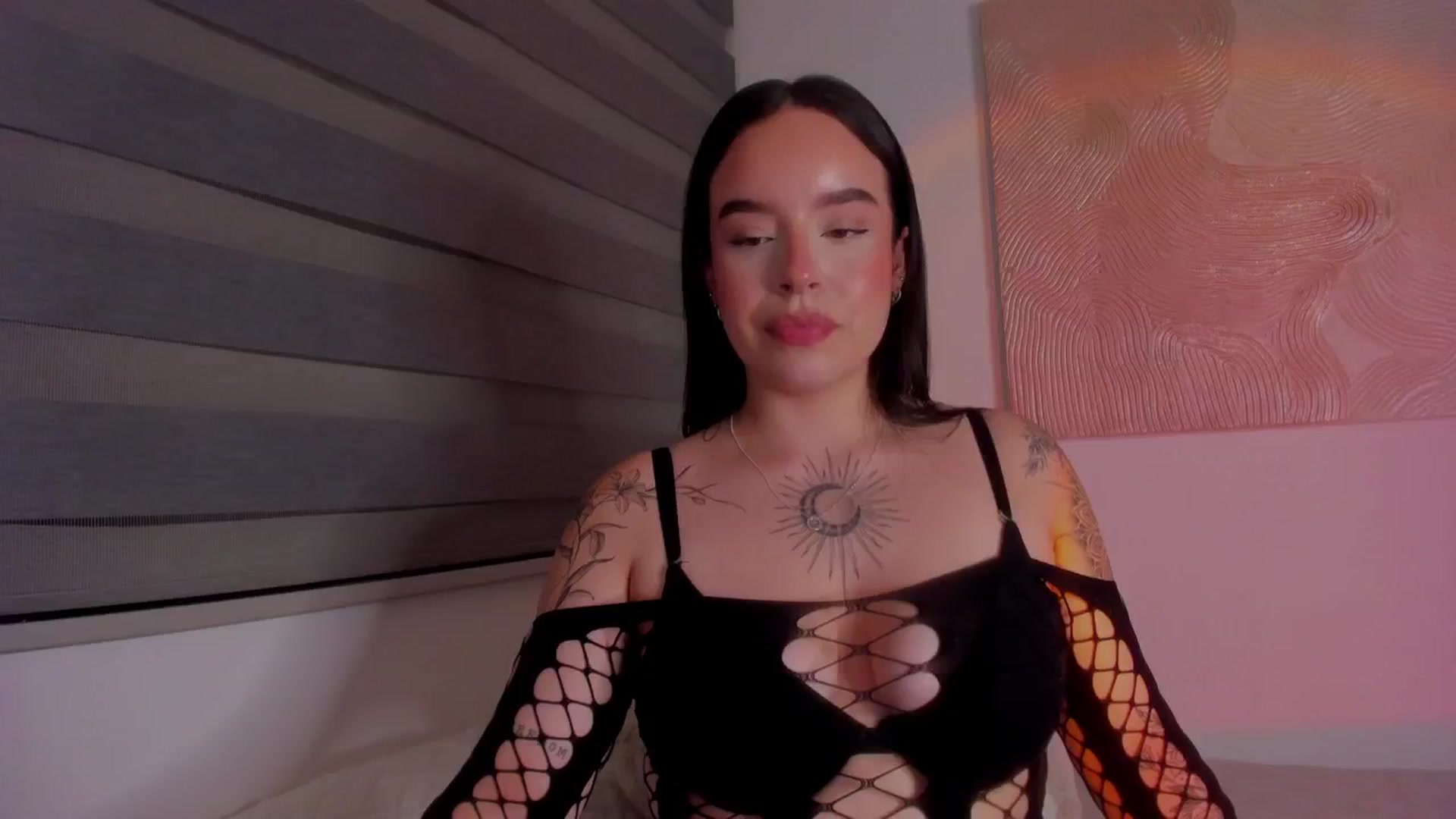 Gallery image thumbnail from Marilyn___'s myfreecams stream on, 02/14/2025, 24:09 image 2 of 20