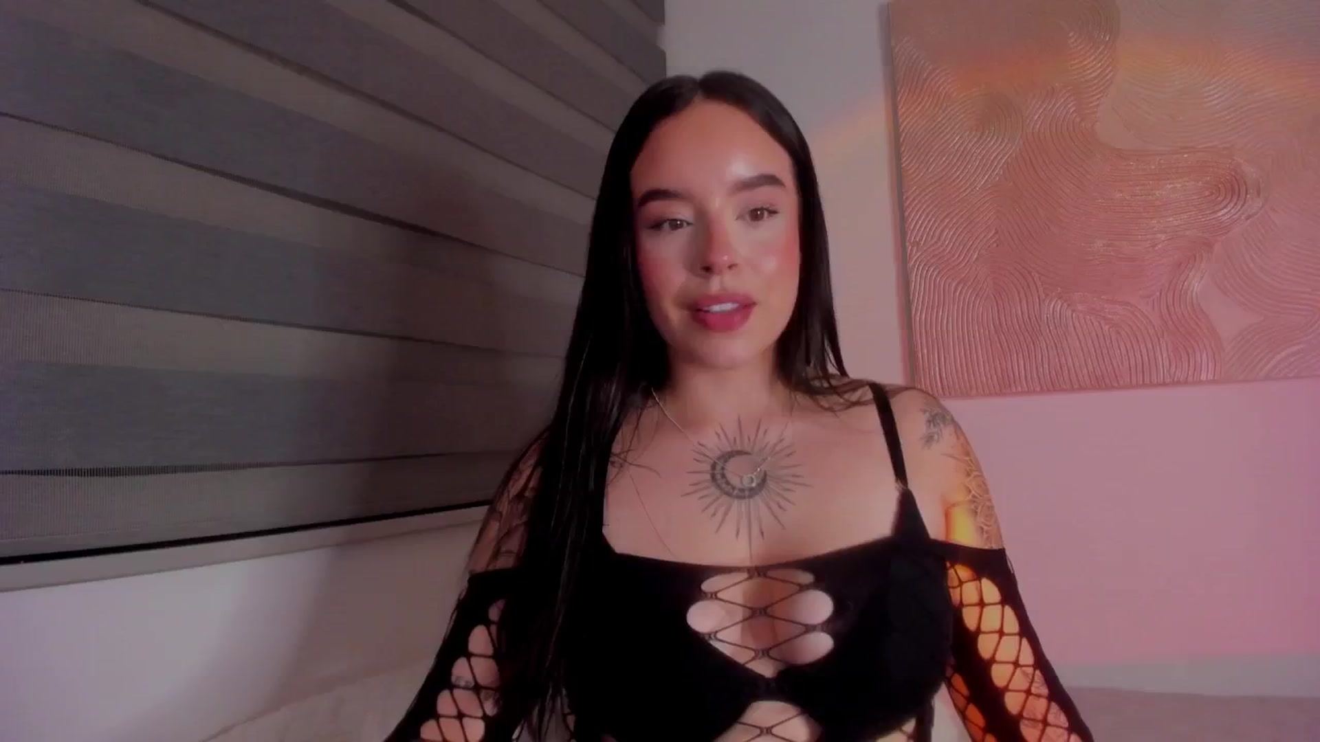 Gallery image thumbnail from Marilyn___'s myfreecams stream on, 02/14/2025, 24:09 image 4 of 20