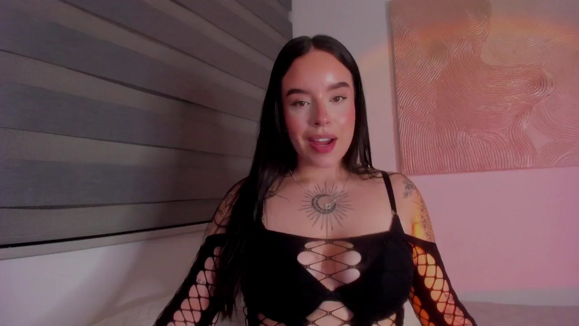 Gallery image thumbnail from Marilyn___'s myfreecams stream on, 02/14/2025, 24:09 image 3 of 20