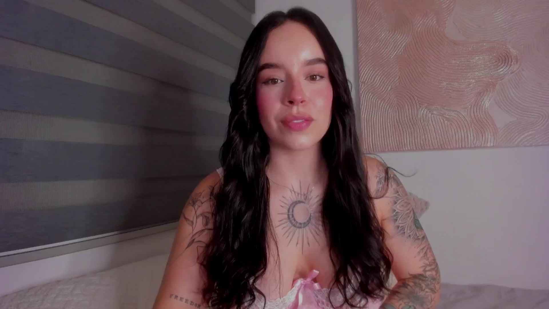 Gallery image thumbnail from Marilyn___'s myfreecams stream on, 02/15/2025, 01:05 image 16 of 20