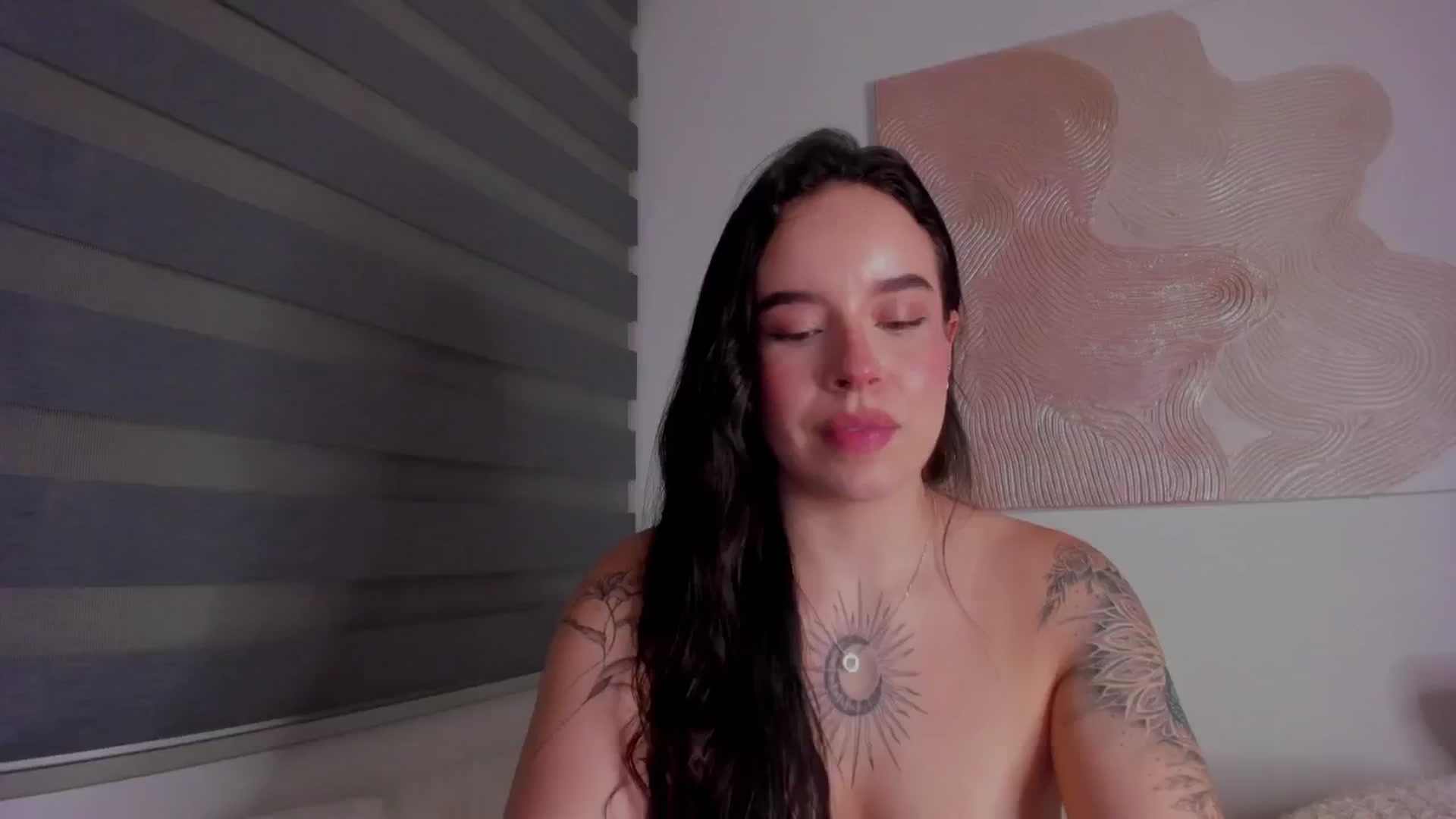 Gallery image thumbnail from Marilyn___'s myfreecams stream on, 02/15/2025, 02:07 image 14 of 20