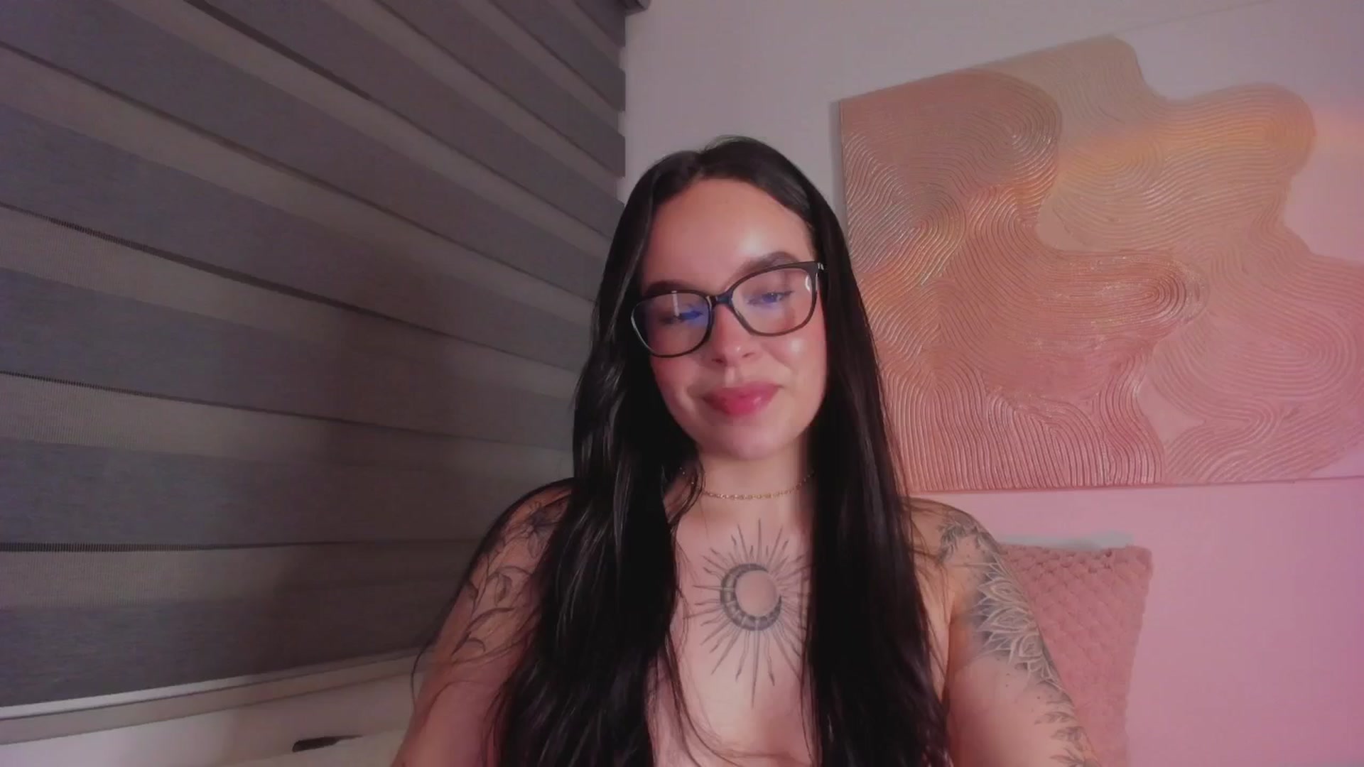 Gallery image thumbnail from Marilyn___'s myfreecams stream on, 02/16/2025, 01:00 image 16 of 20