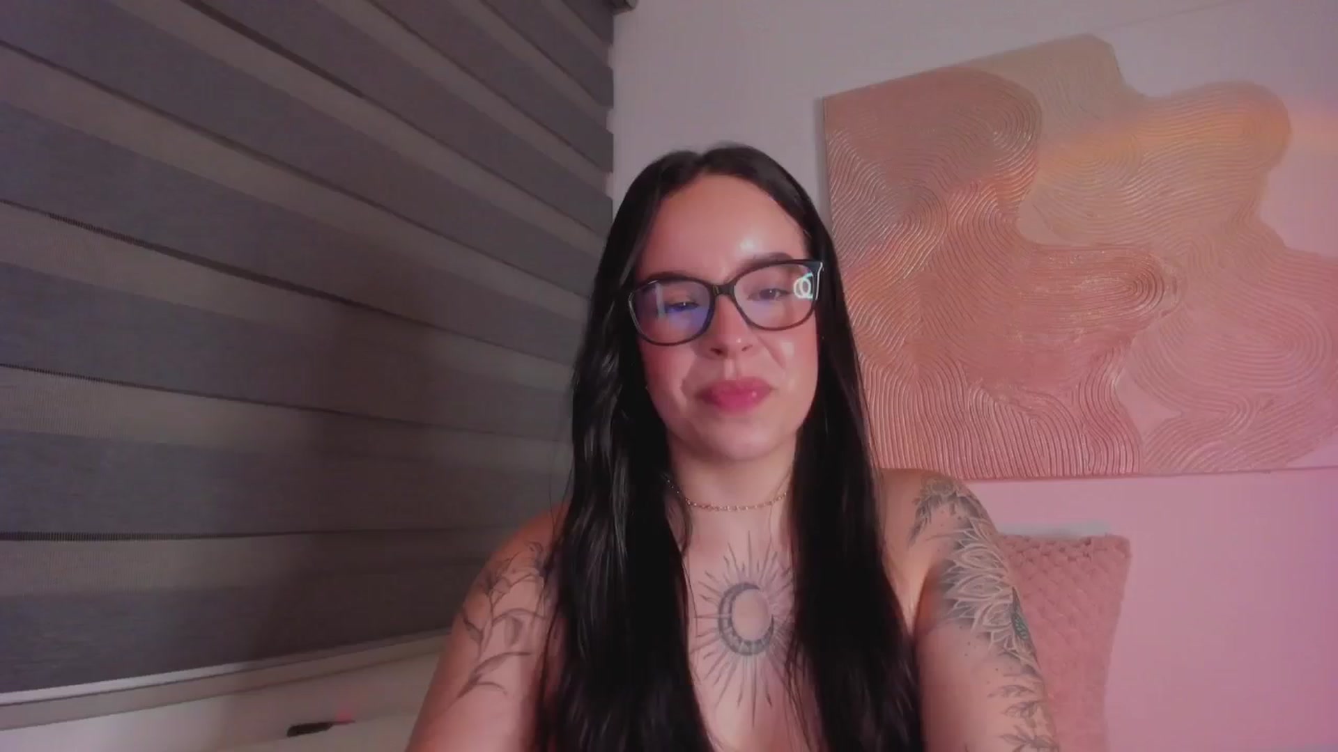 Gallery image thumbnail from Marilyn___'s myfreecams stream on, 02/16/2025, 01:00 image 18 of 20