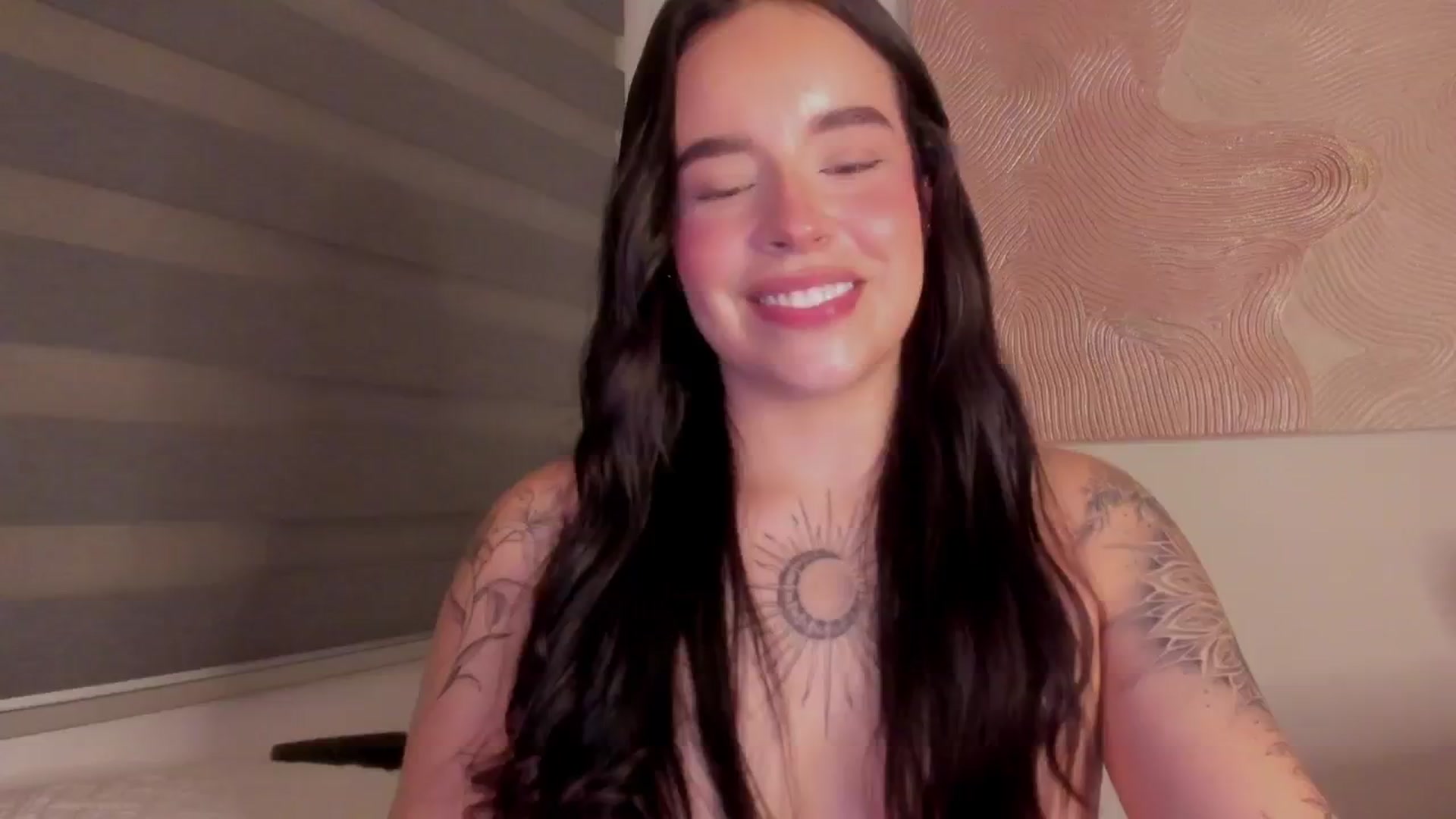 Gallery image thumbnail from Marilyn___'s myfreecams stream on, 02/17/2025, 02:25 image 10 of 20