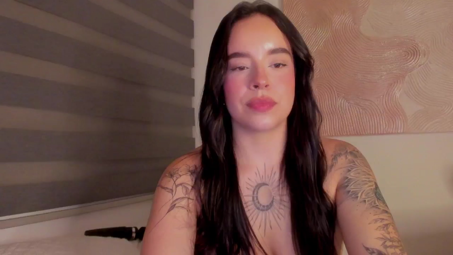 Gallery image thumbnail from Marilyn___'s myfreecams stream on, 02/17/2025, 02:25 image 15 of 20