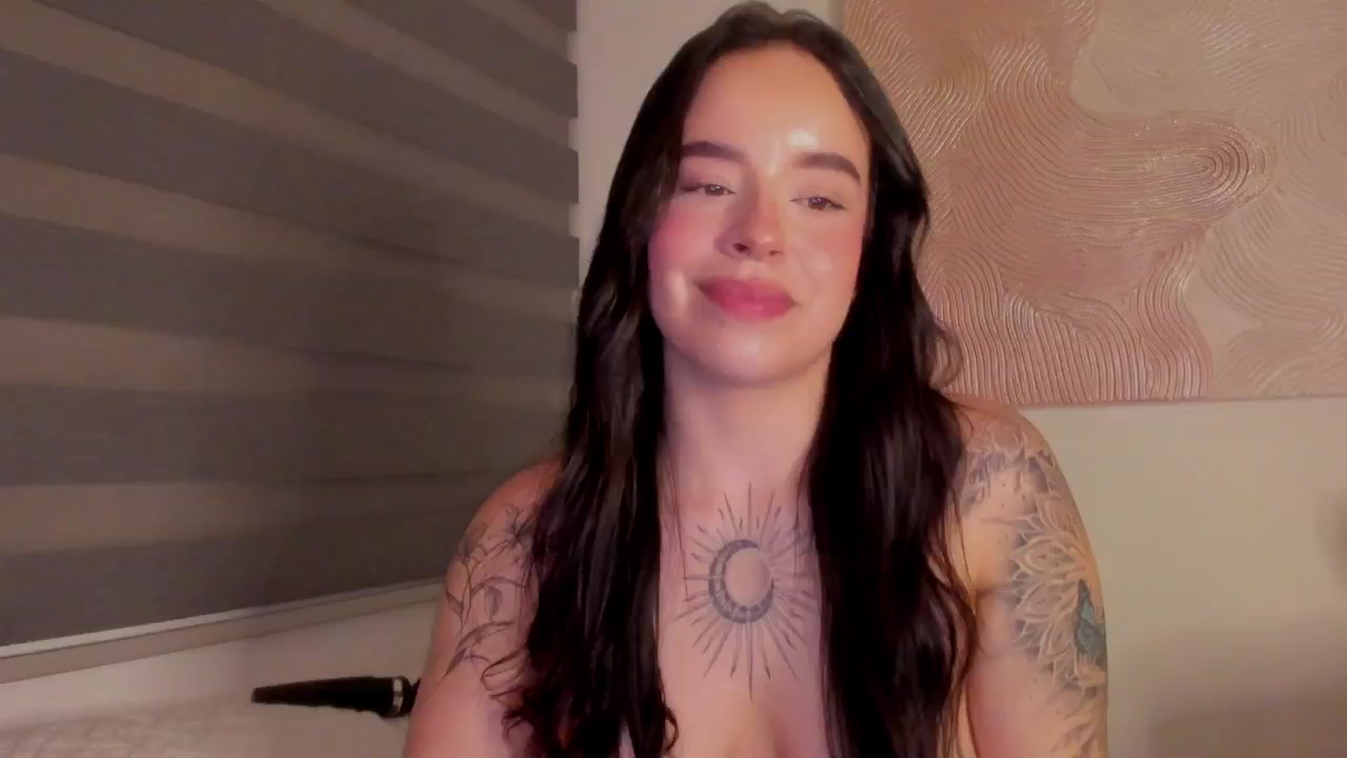 Gallery image thumbnail from Marilyn___'s myfreecams stream on, 02/17/2025, 02:25 image 14 of 20
