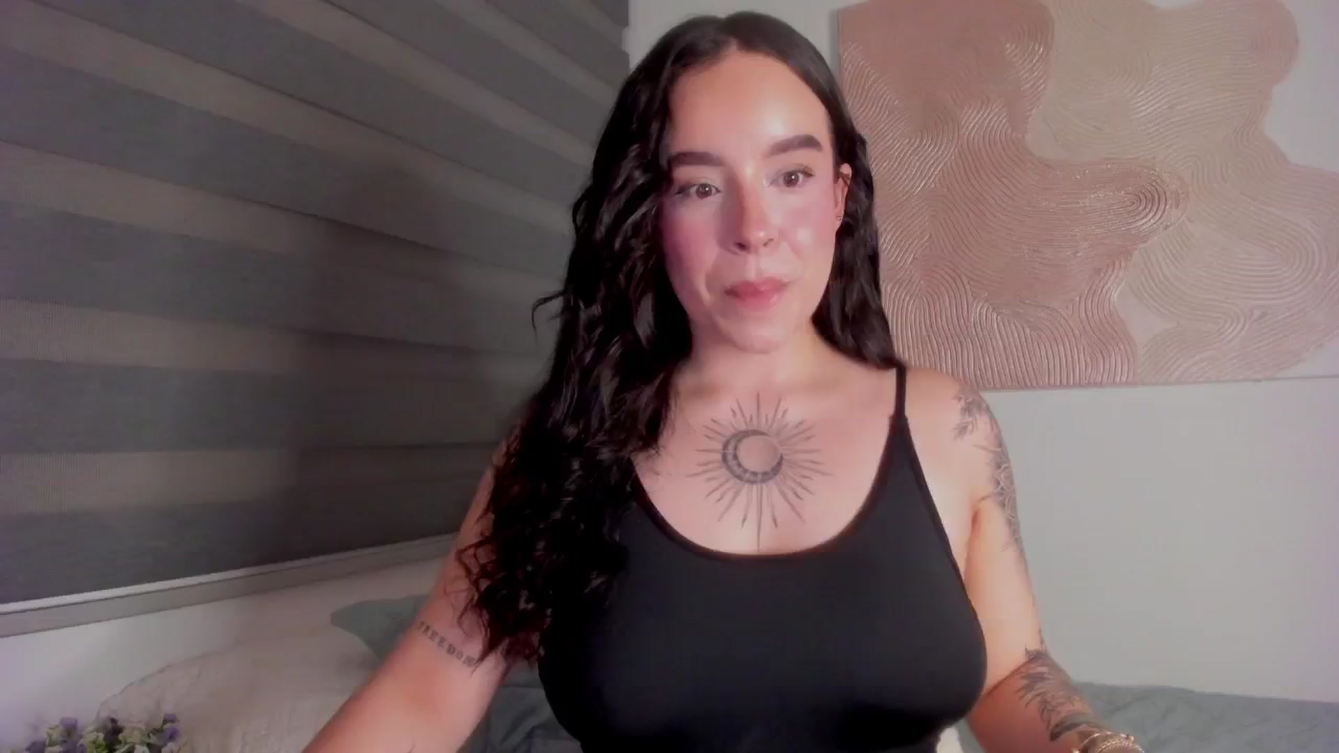 Gallery image thumbnail from Marilyn___'s myfreecams stream on, 02/19/2025, 24:26 image 2 of 20