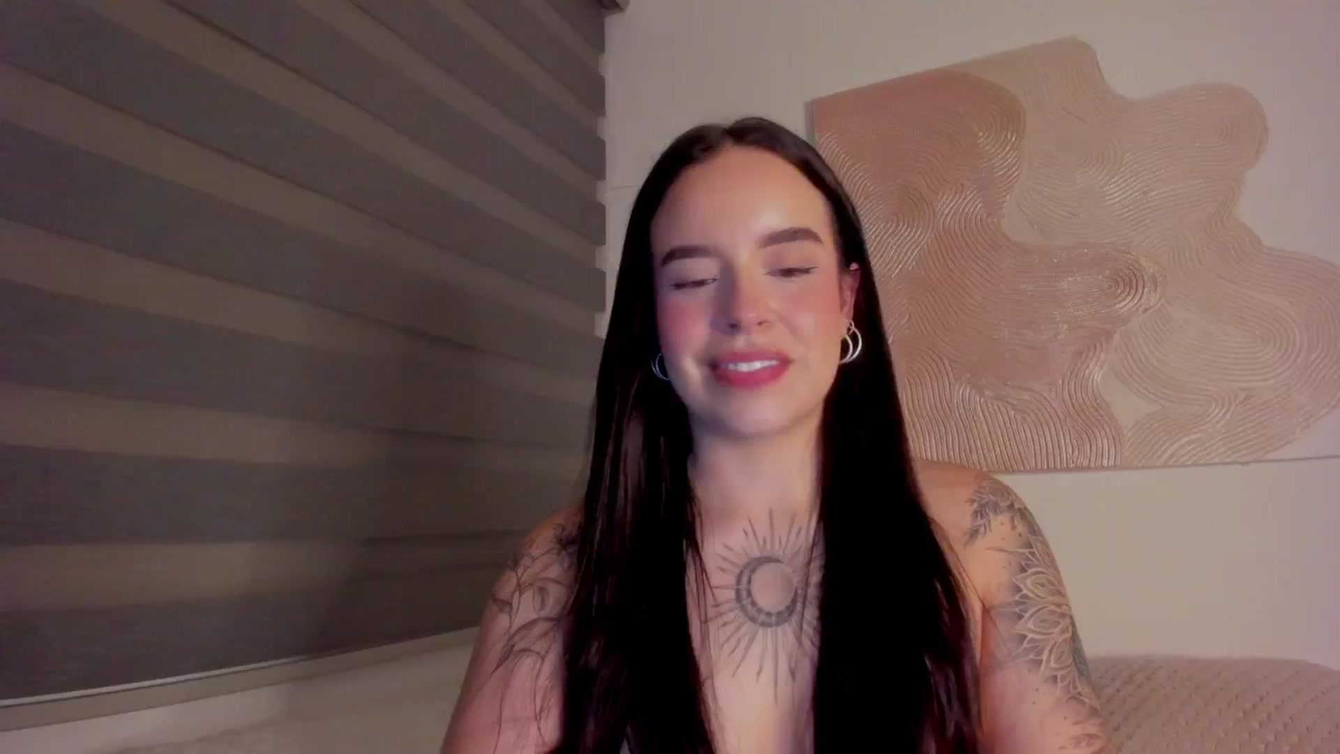 Gallery image thumbnail from Marilyn___'s myfreecams stream on, 02/22/2025, 05:32 image 15 of 20