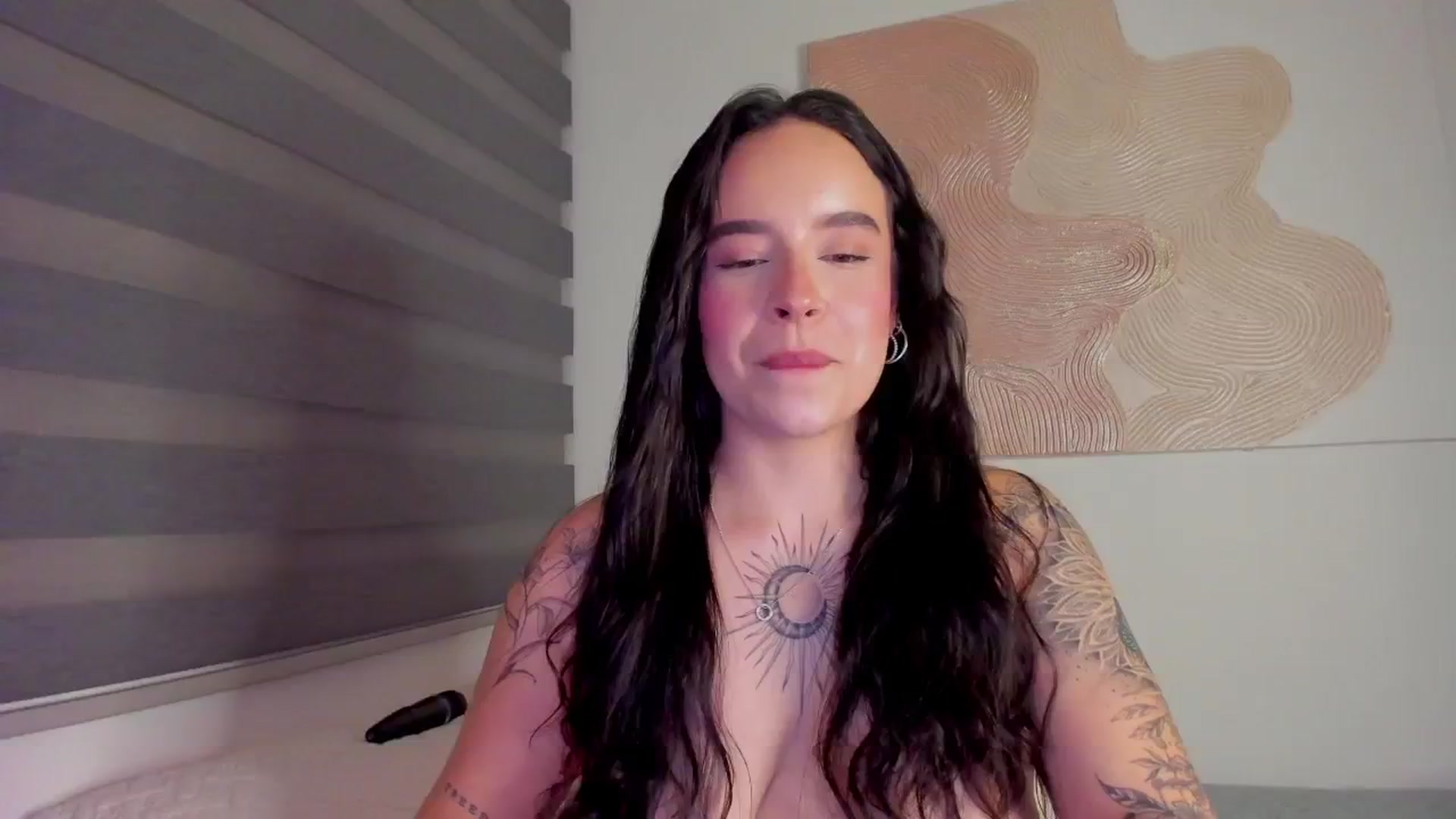 Gallery image thumbnail from Marilyn___'s myfreecams stream on, 02/23/2025, 01:08 image 7 of 20