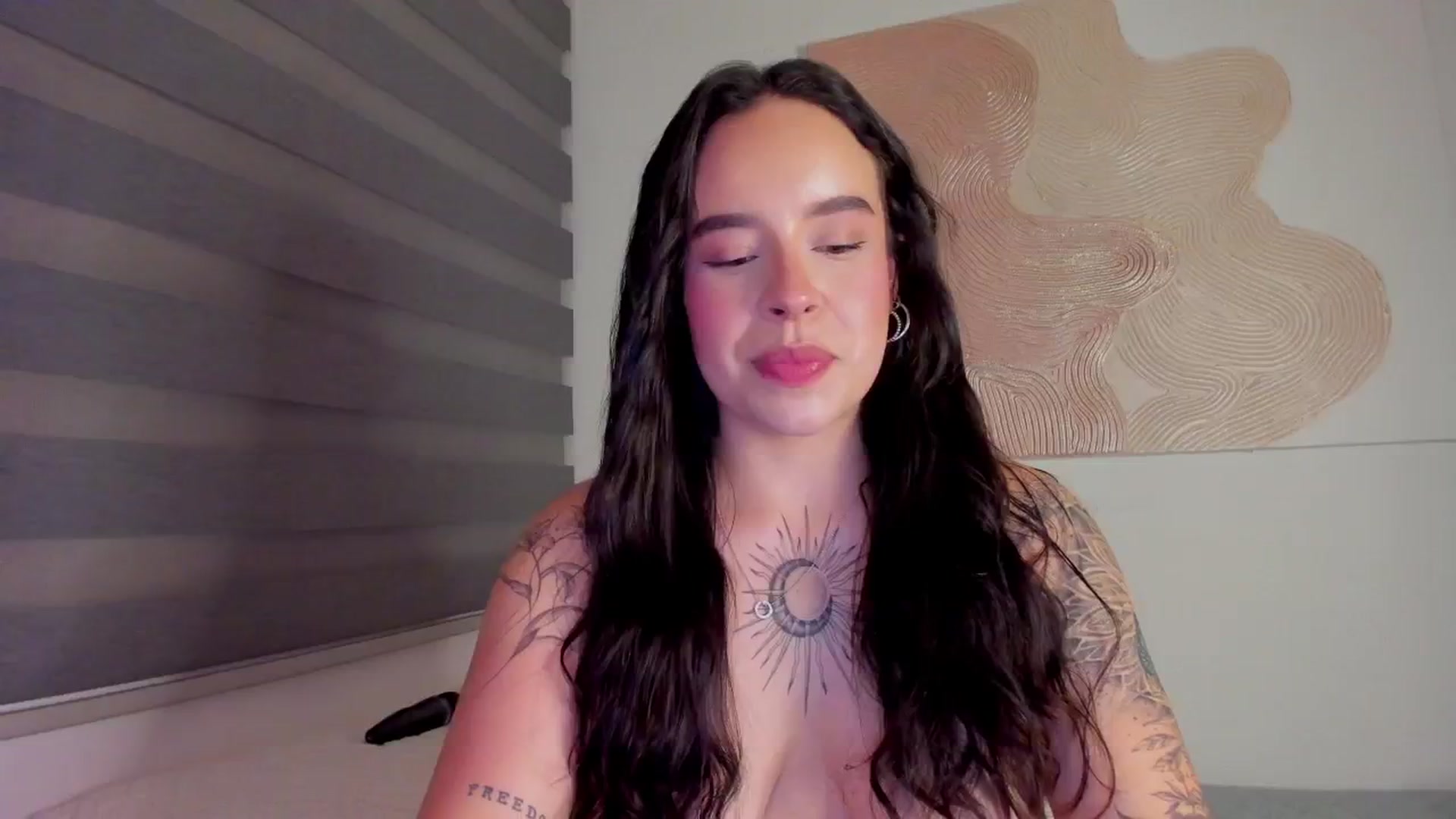 Gallery image thumbnail from Marilyn___'s myfreecams stream on, 02/23/2025, 01:08 image 5 of 20