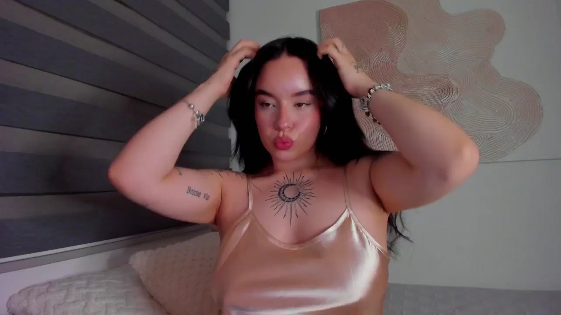 Gallery image thumbnail from Marilyn___'s myfreecams stream on, 03/06/2025, 24:13 image 3 of 20