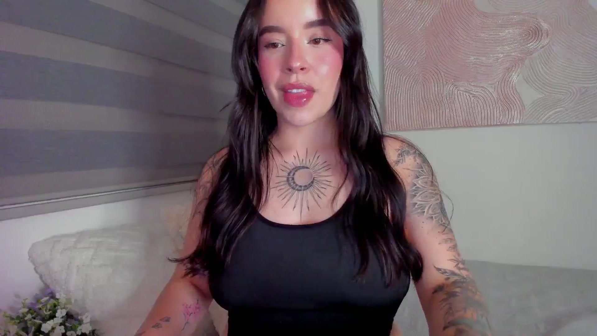 Gallery image thumbnail from Marilyn___'s myfreecams stream on, 03/08/2025, 24:30 image 6 of 20
