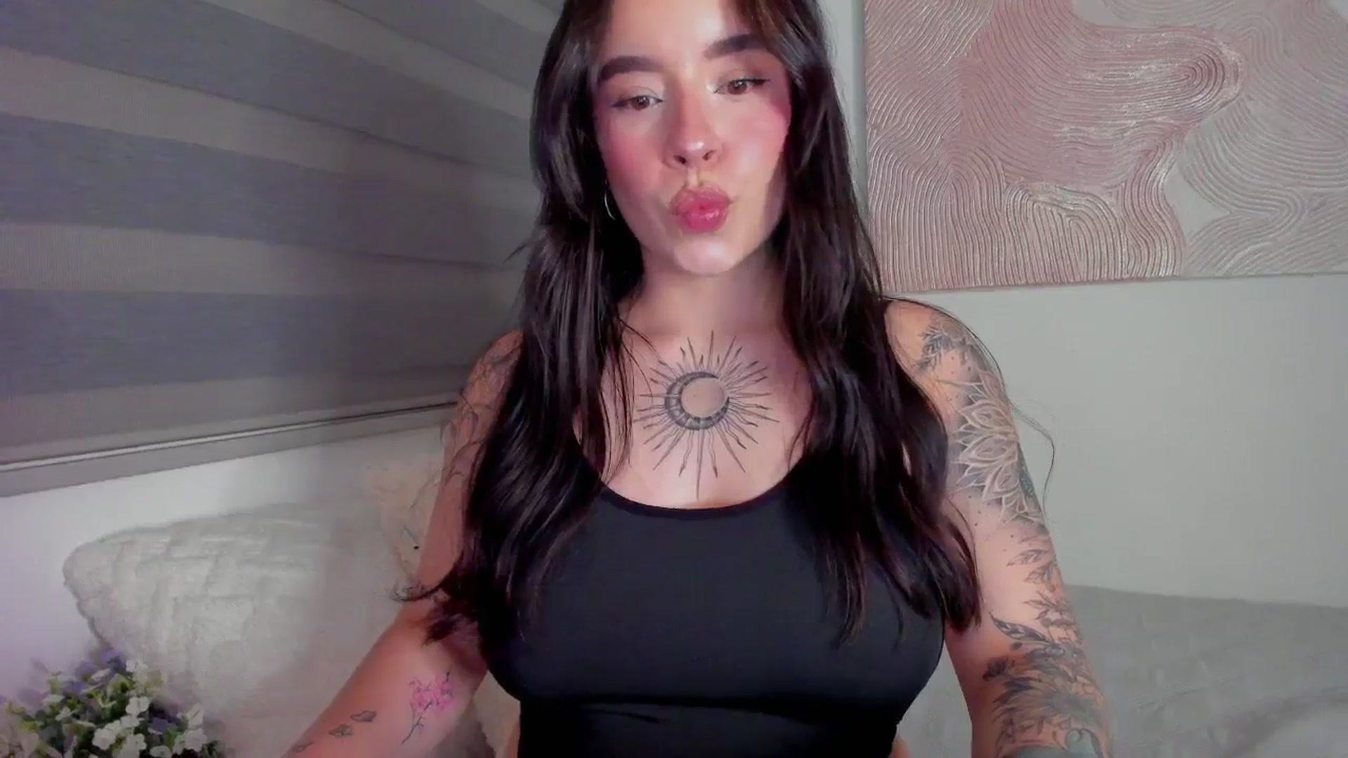 Gallery image thumbnail from Marilyn___'s myfreecams stream on, 03/08/2025, 24:30 image 7 of 20