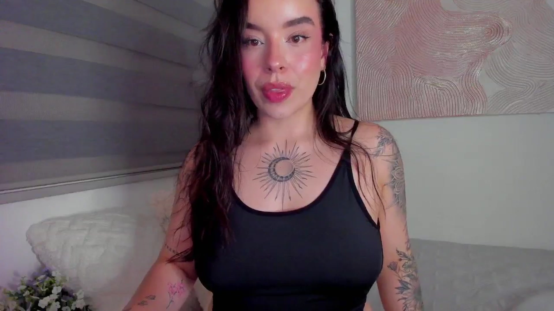 Gallery image thumbnail from Marilyn___'s myfreecams stream on, 03/08/2025, 24:30 image 14 of 20
