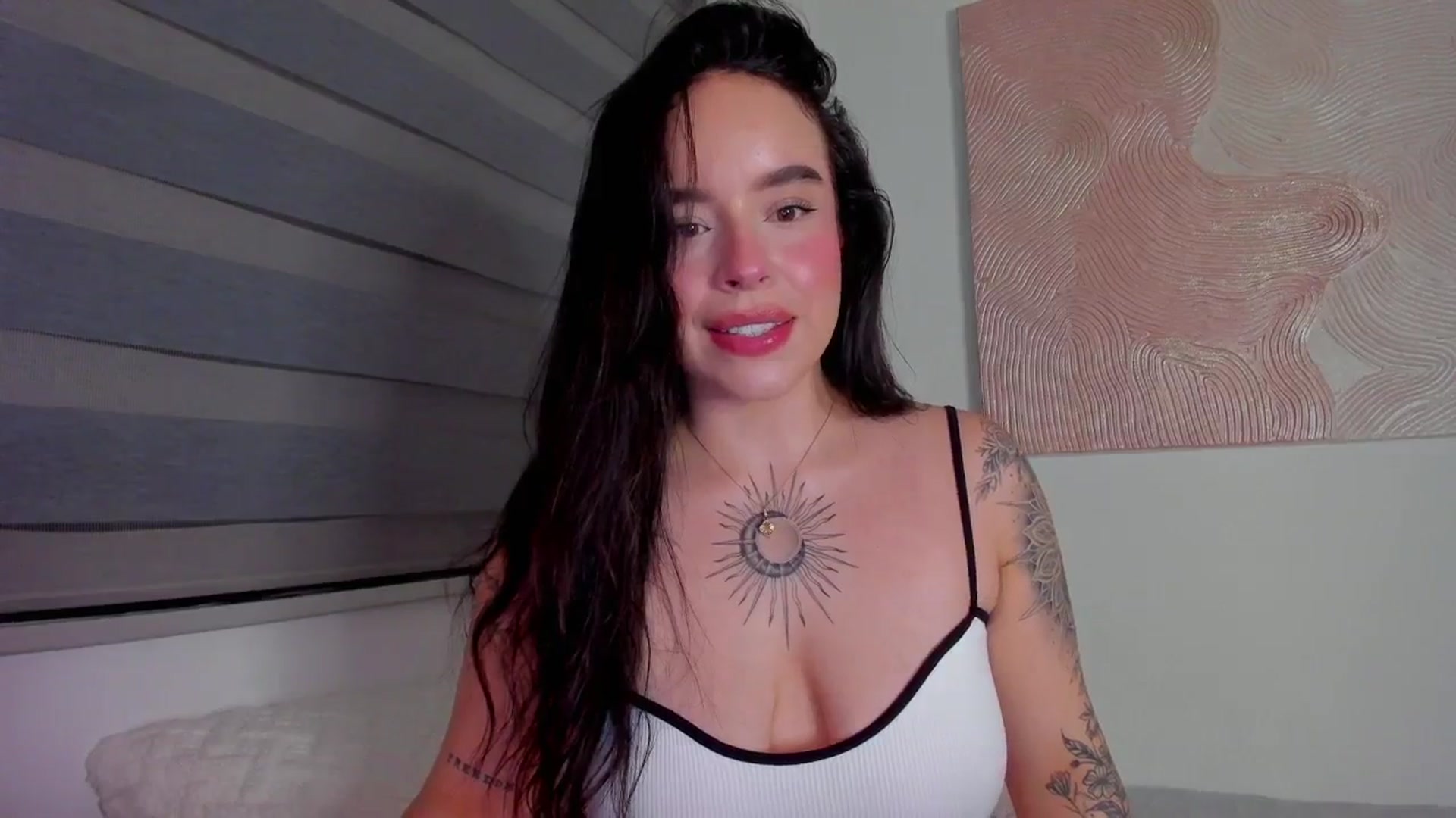 Gallery image thumbnail from Marilyn___'s myfreecams stream on, 03/13/2025, 24:27 image 17 of 20