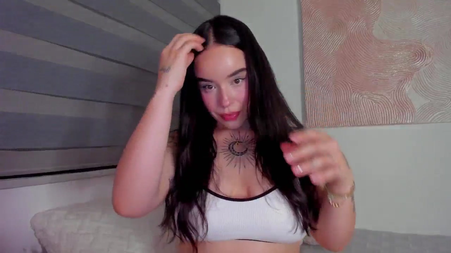 Gallery image thumbnail from Marilyn___'s myfreecams stream on, 03/13/2025, 24:27 image 19 of 20