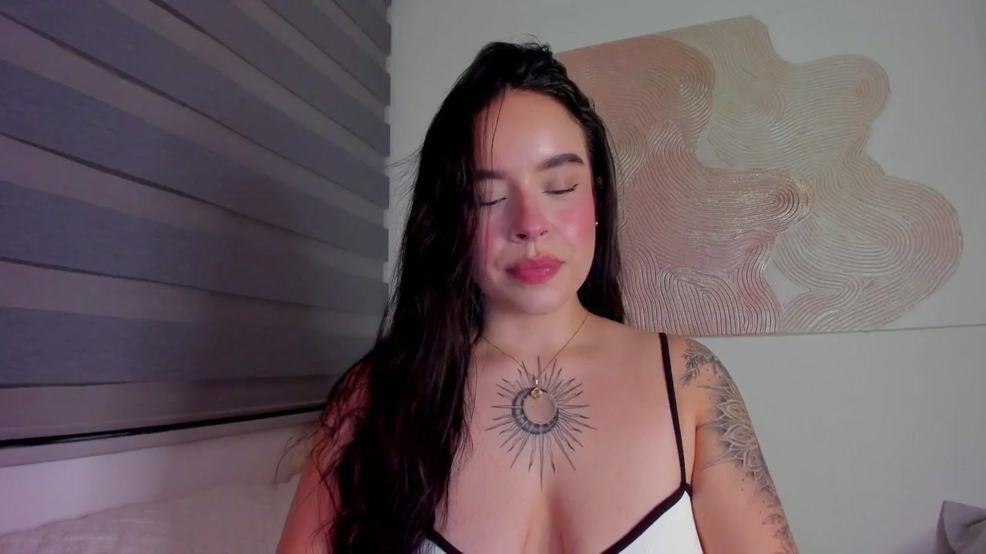 Gallery image thumbnail from Marilyn___'s myfreecams stream on, 03/13/2025, 24:59 image 8 of 20