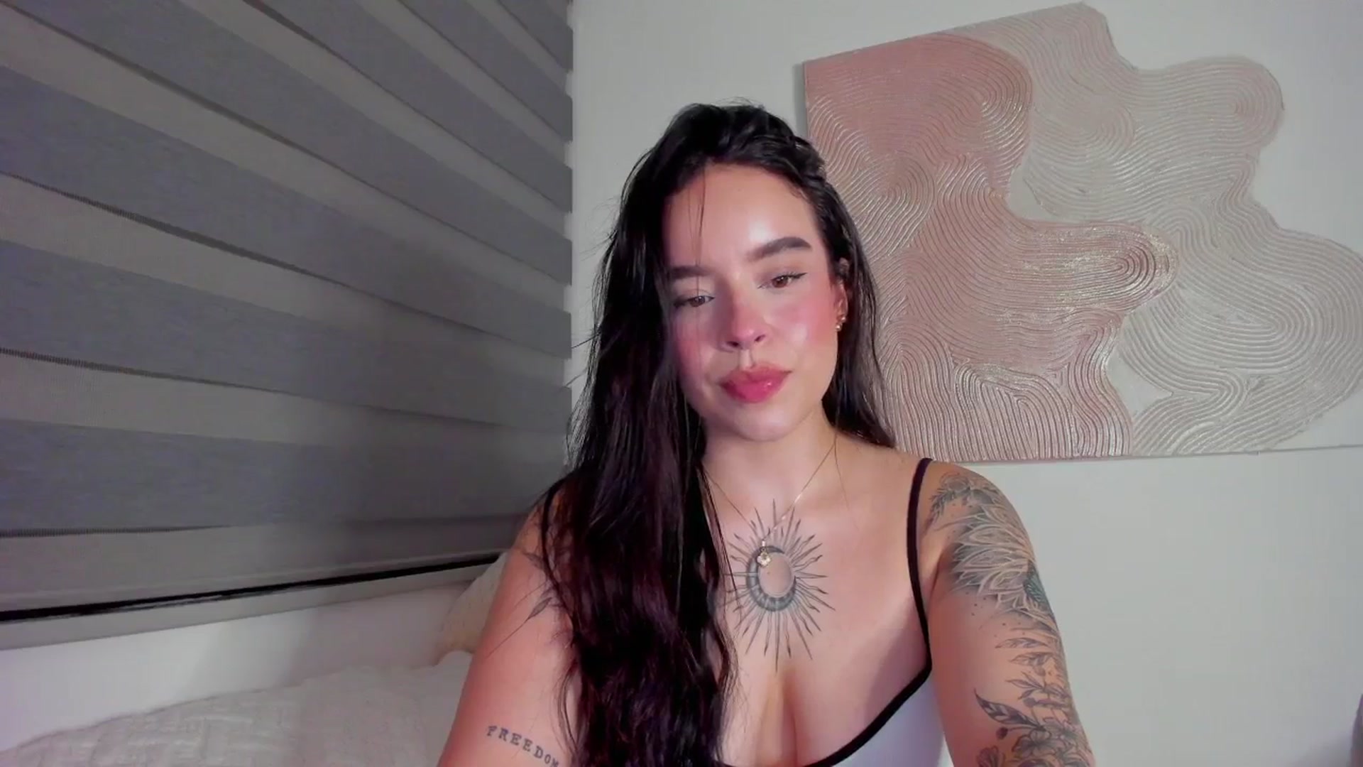 Gallery image thumbnail from Marilyn___'s myfreecams stream on, 03/13/2025, 24:59 image 5 of 20