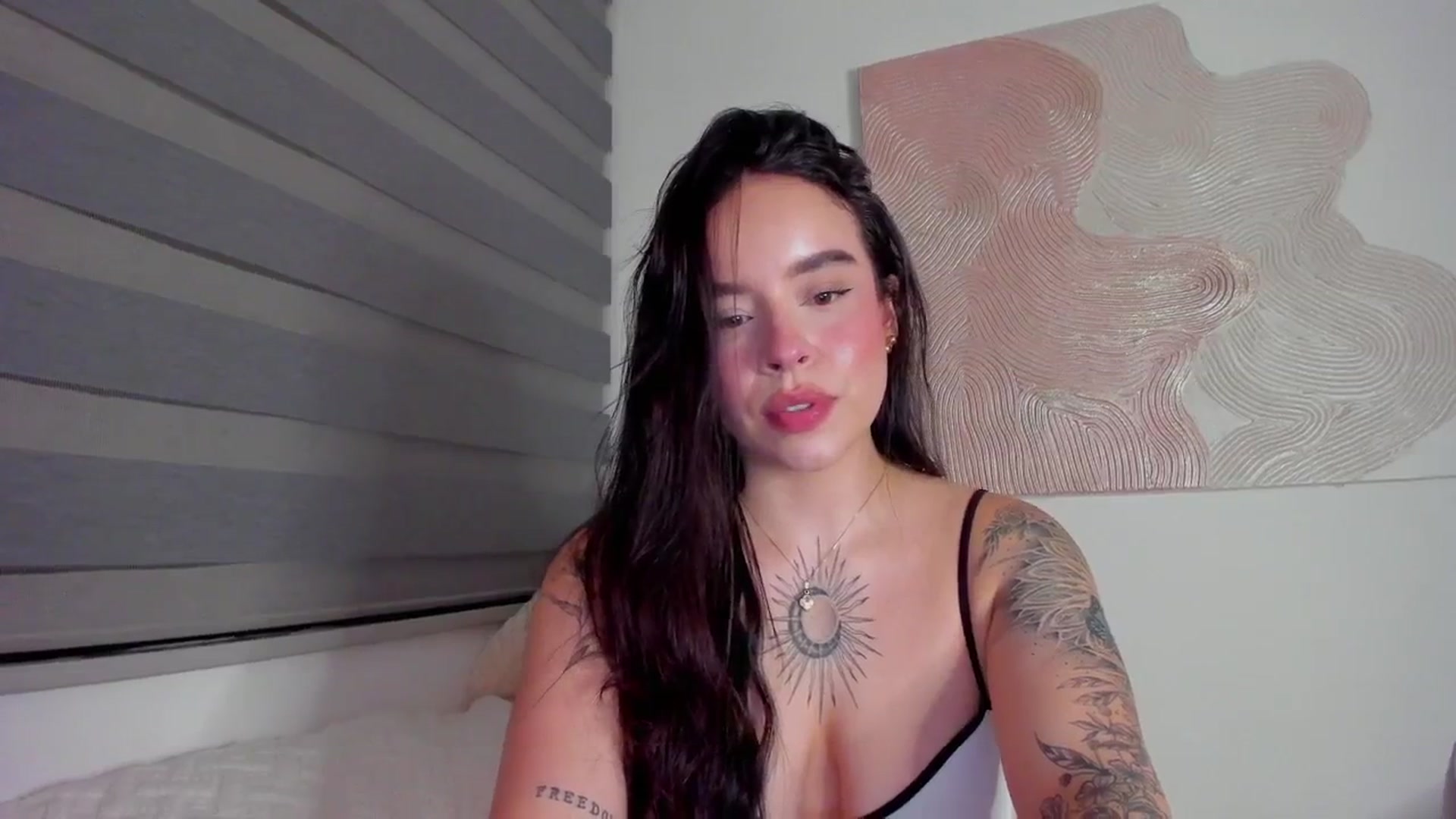 Gallery image thumbnail from Marilyn___'s myfreecams stream on, 03/13/2025, 24:59 image 2 of 20