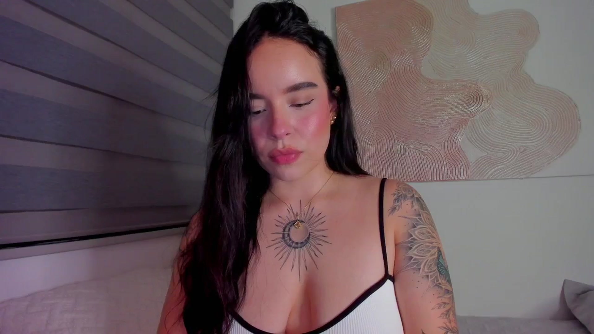 Gallery image thumbnail from Marilyn___'s myfreecams stream on, 03/13/2025, 24:59 image 11 of 20