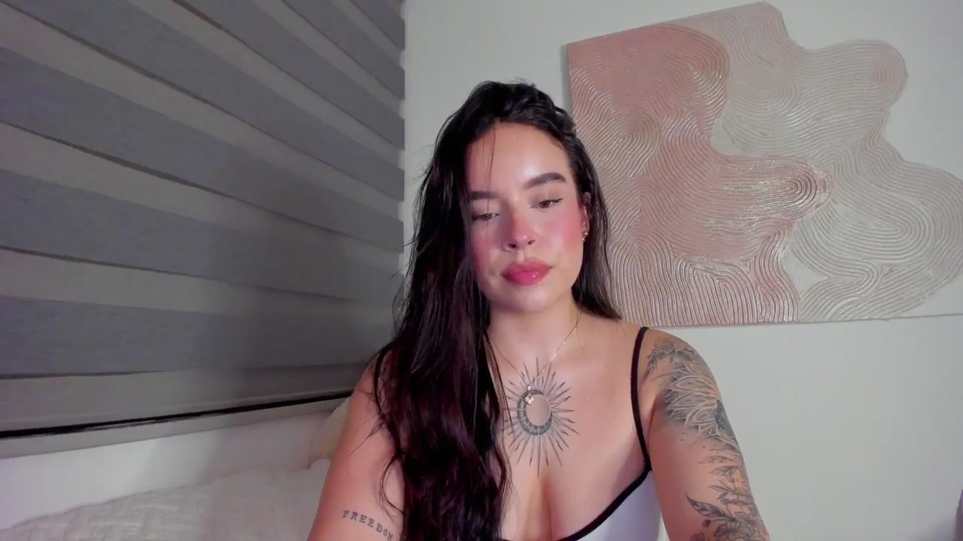Gallery image thumbnail from Marilyn___'s myfreecams stream on, 03/13/2025, 24:59 image 4 of 20