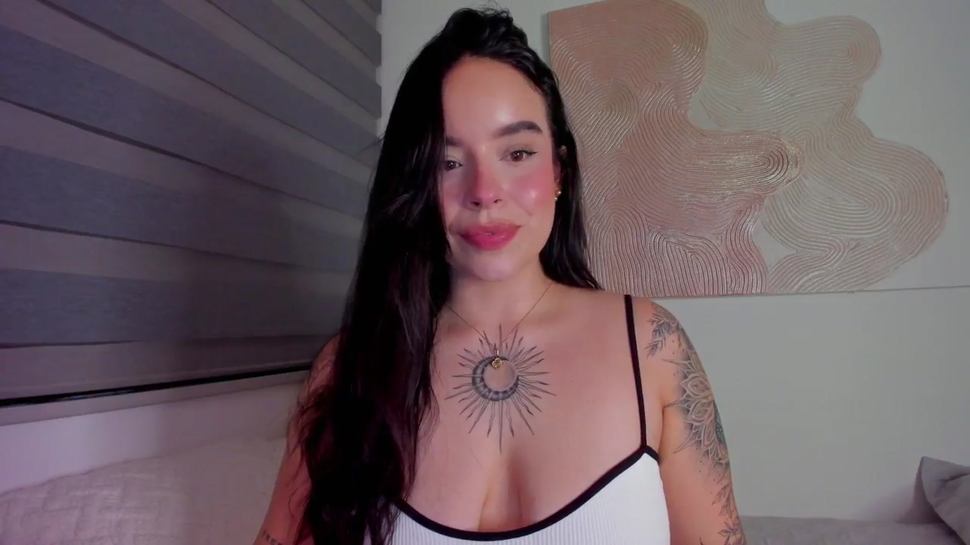 Gallery image thumbnail from Marilyn___'s myfreecams stream on, 03/13/2025, 24:59 image 10 of 20