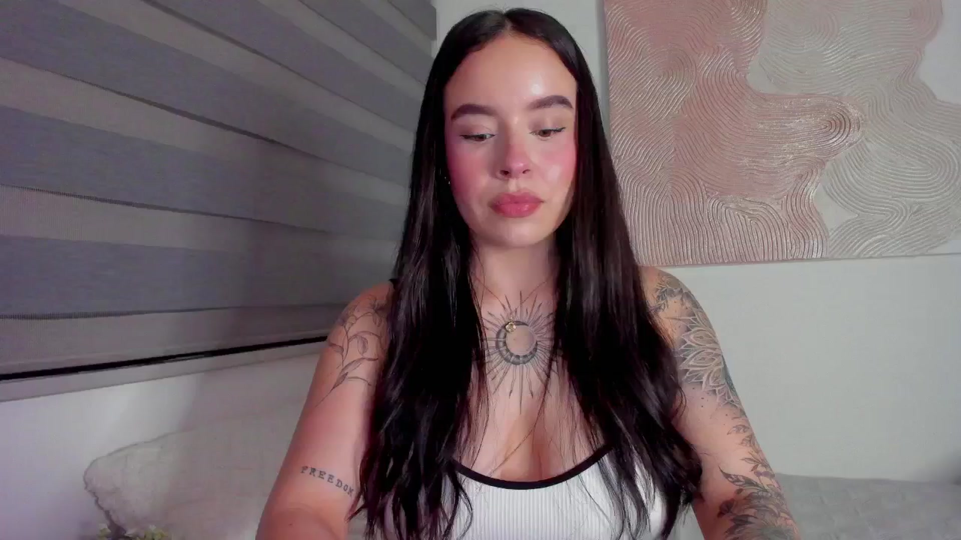 Gallery image thumbnail from Marilyn___'s myfreecams stream on, 03/13/2025, 01:45 image 1 of 20