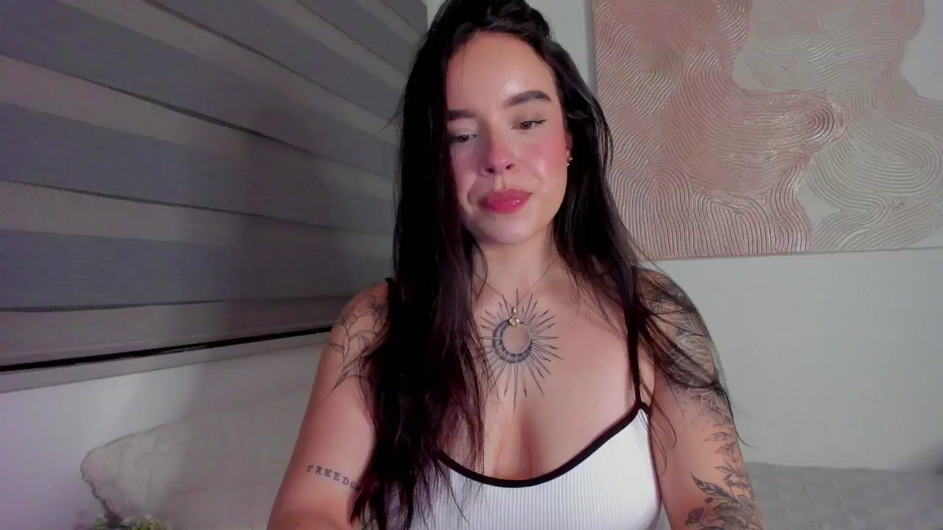 Gallery image thumbnail from Marilyn___'s myfreecams stream on, 03/13/2025, 01:45 image 9 of 20