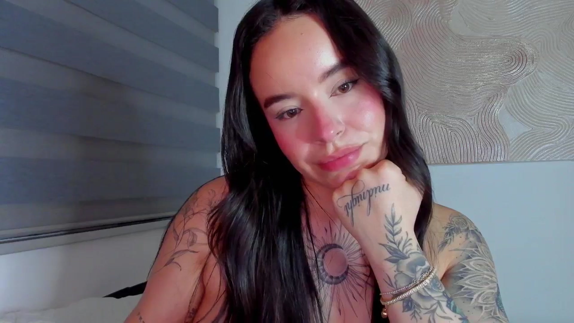 Gallery image thumbnail from Marilyn___'s myfreecams stream on, 03/15/2025, 01:38 image 8 of 20