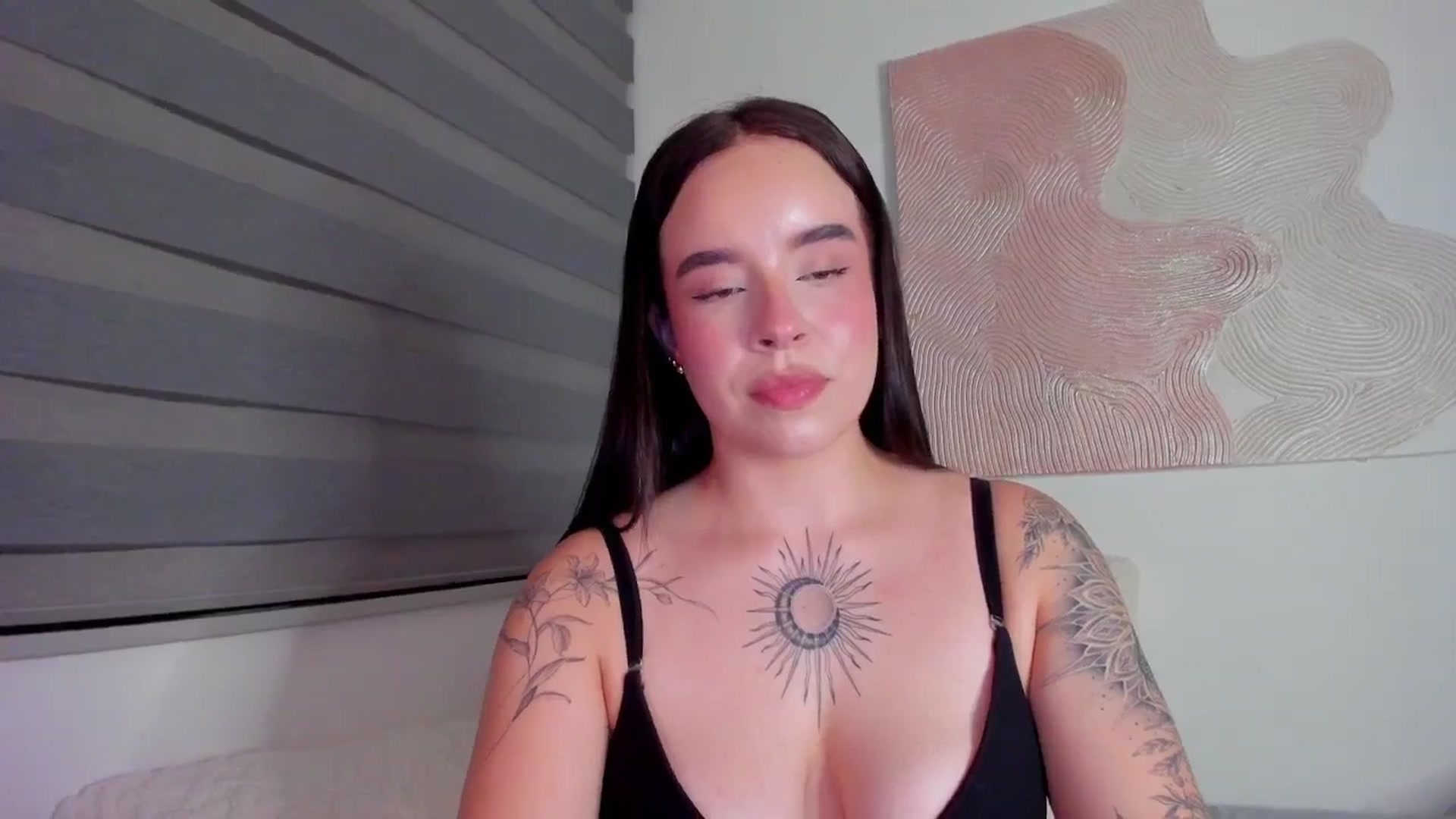 Gallery image thumbnail from Marilyn___'s myfreecams stream on, 03/23/2025, 24:31 image 17 of 20