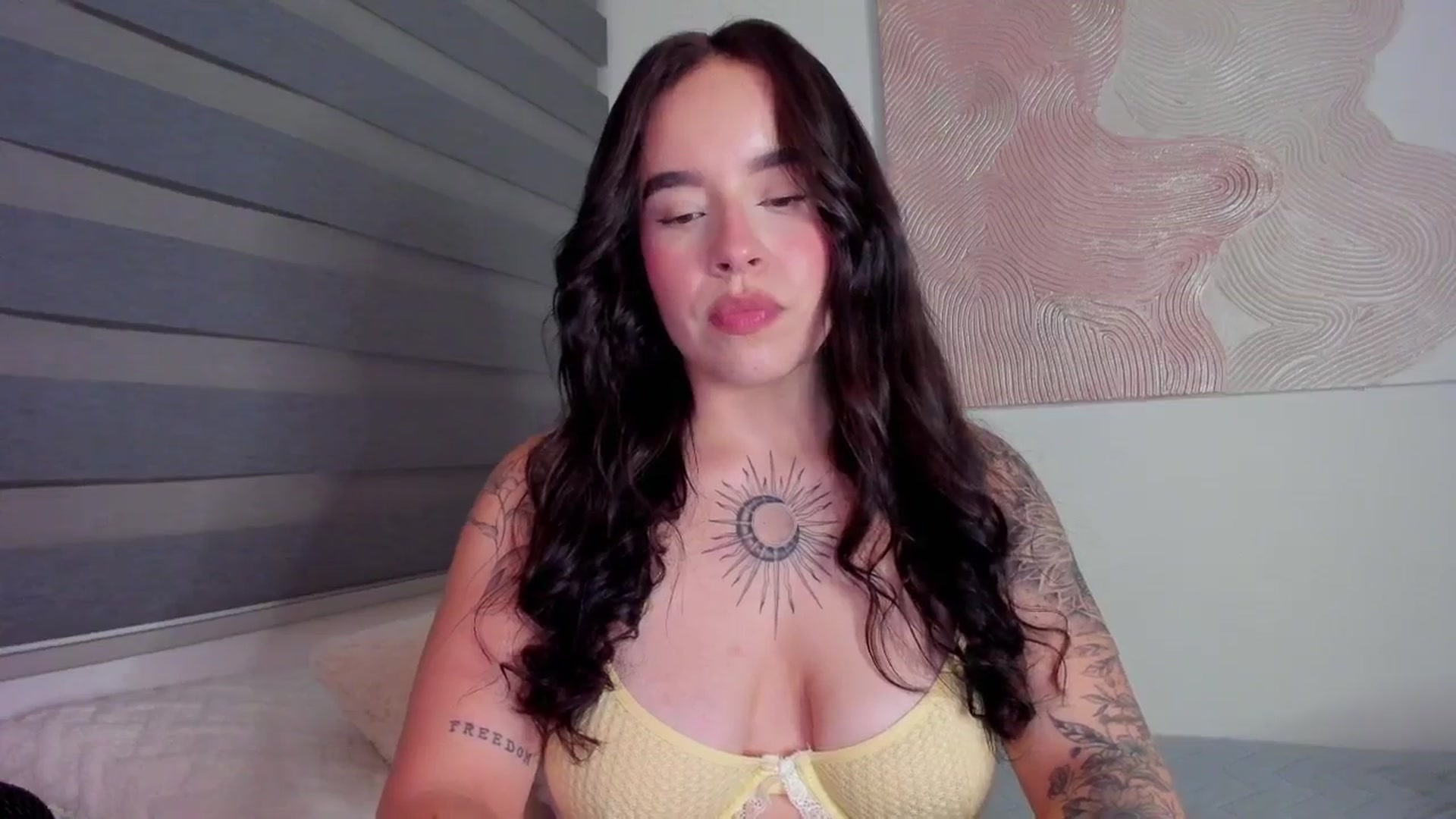 Gallery image thumbnail from Marilyn___'s myfreecams stream on, 03/24/2025, 24:16 image 19 of 20