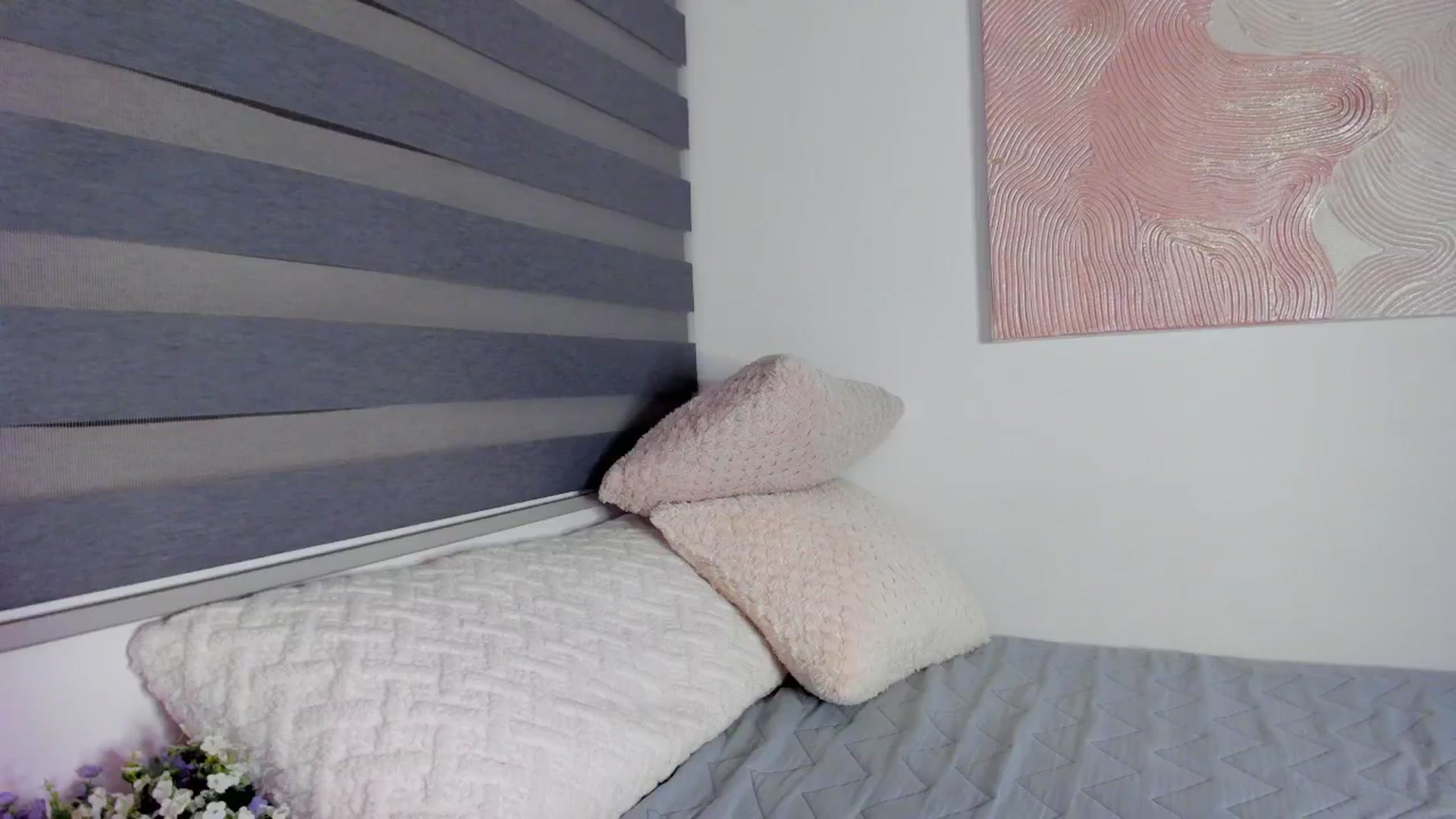 Gallery image thumbnail from Marilyn___'s myfreecams stream on, 03/27/2025, 01:11 image 16 of 20