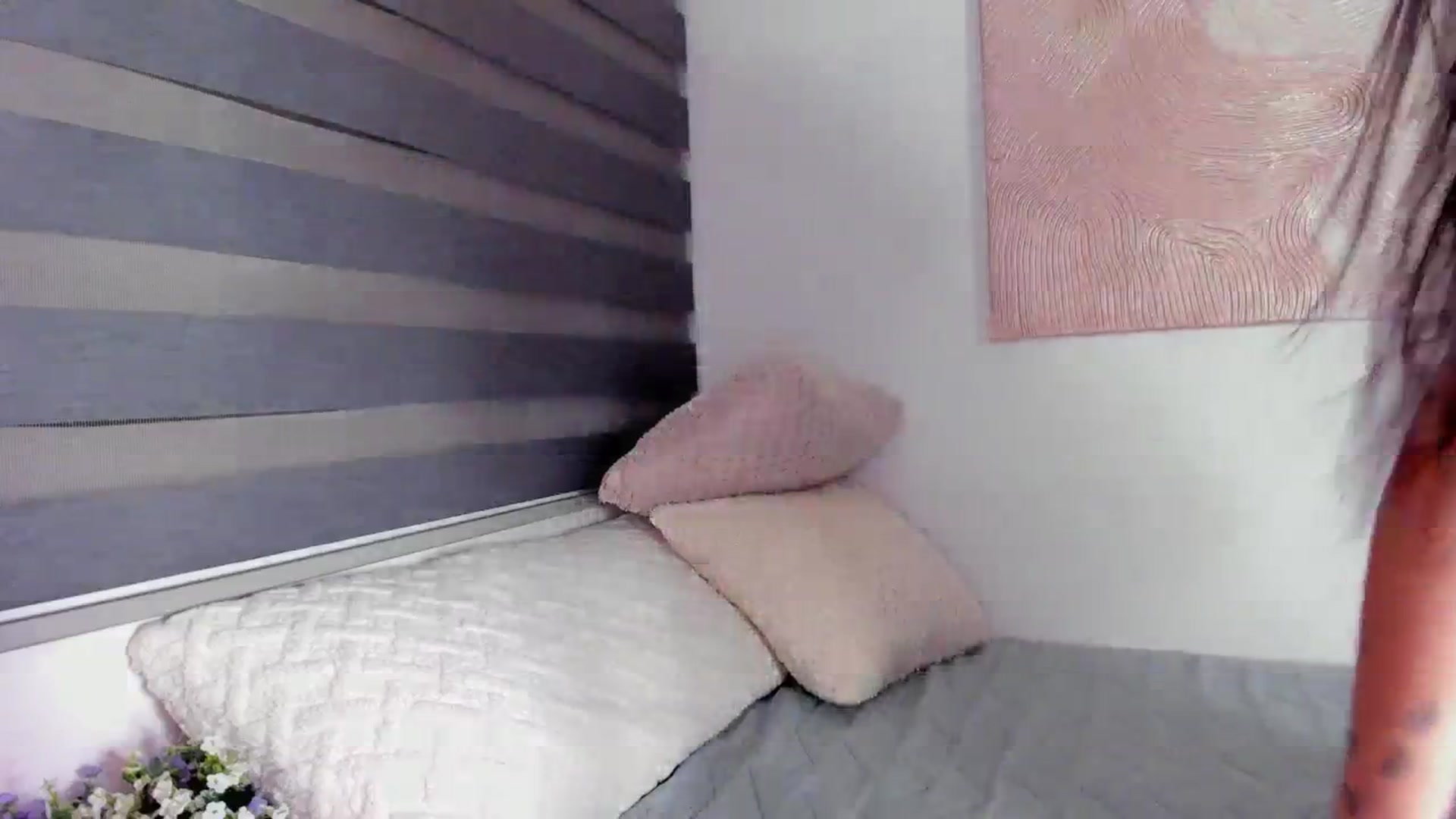 Gallery image thumbnail from Marilyn___'s myfreecams stream on, 03/27/2025, 01:11 image 17 of 20