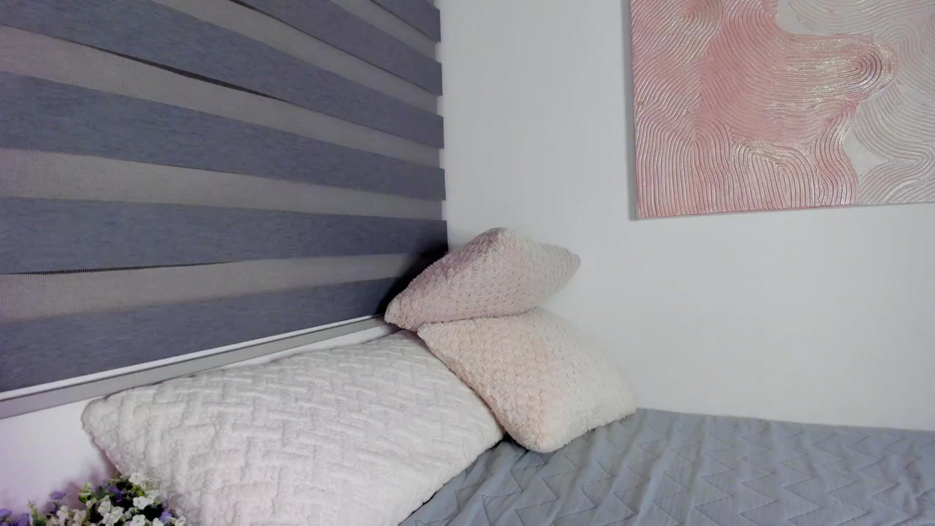 Gallery image thumbnail from Marilyn___'s myfreecams stream on, 03/27/2025, 01:11 image 15 of 20