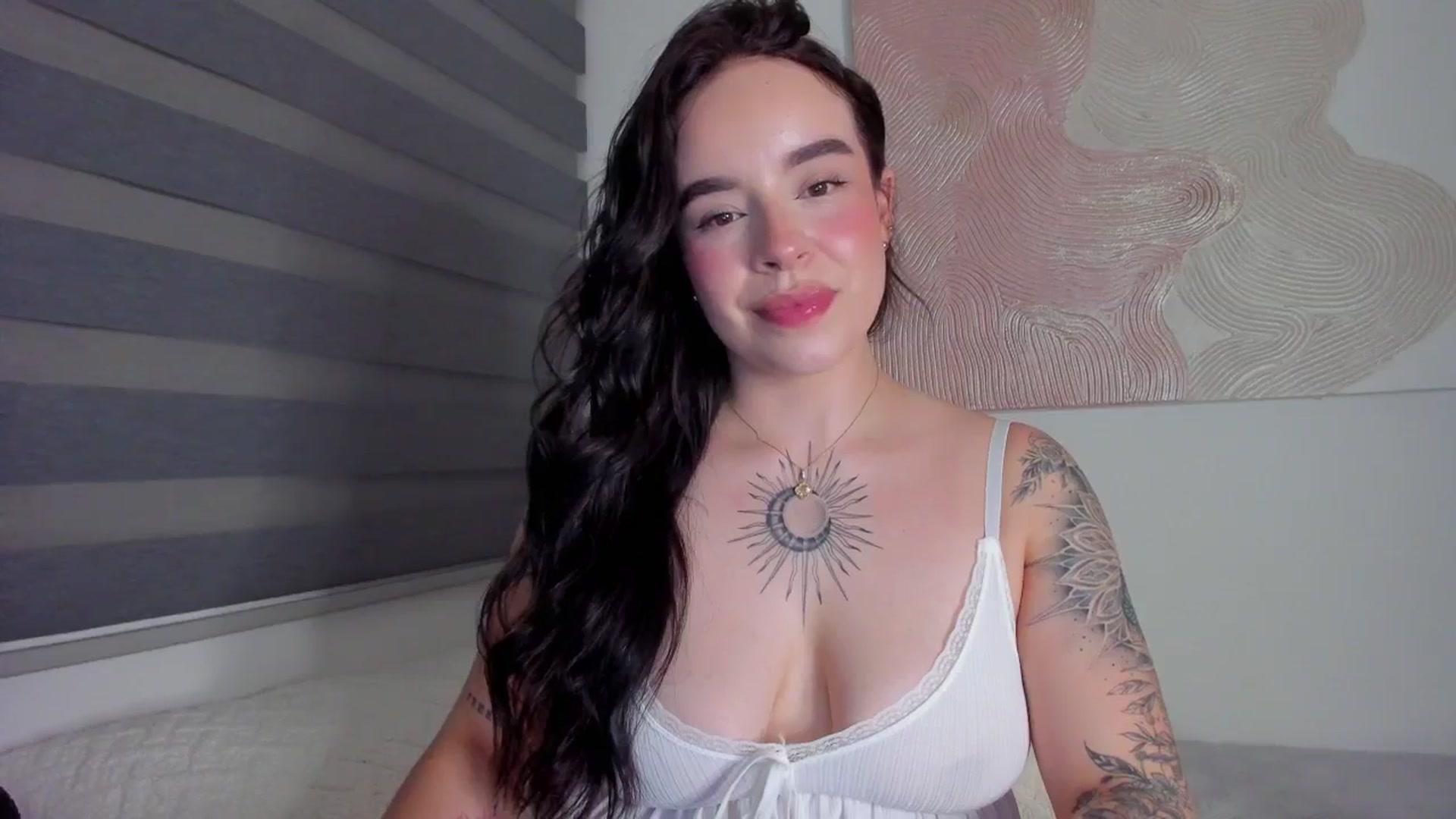 Gallery image thumbnail from Marilyn___'s myfreecams stream on, 03/28/2025, 24:21 image 17 of 20