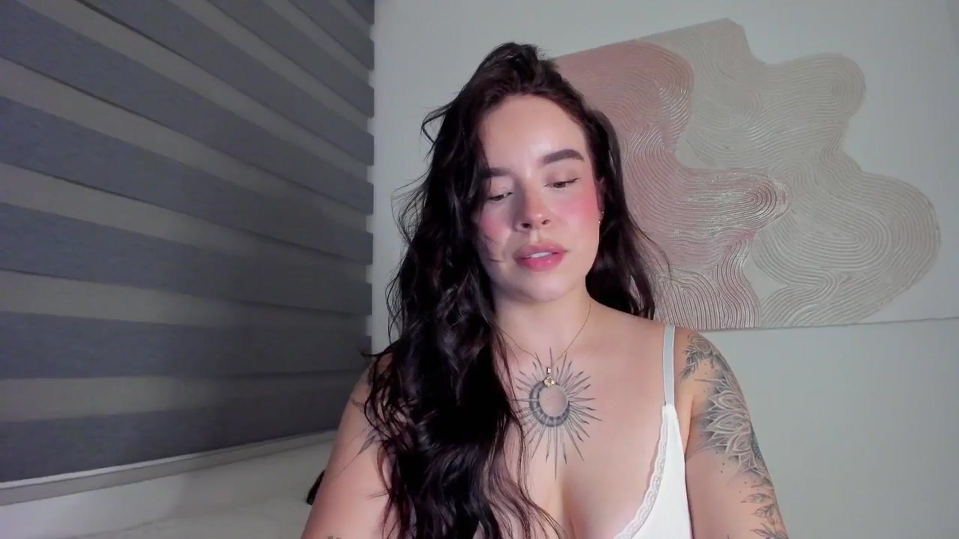 Gallery image thumbnail from Marilyn___'s myfreecams stream on, 03/28/2025, 24:21 image 13 of 20
