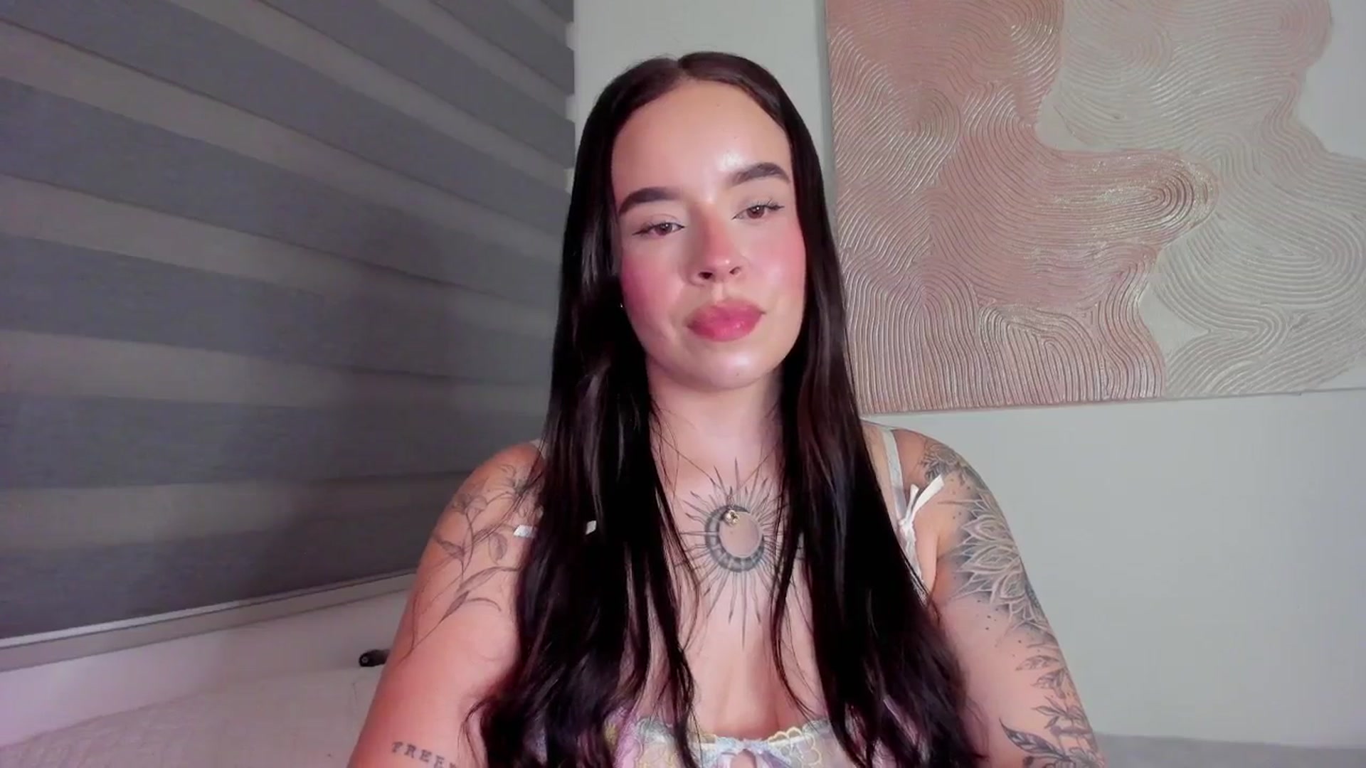 Gallery image thumbnail from Marilyn___'s myfreecams stream on, 03/31/2025, 24:49 image 20 of 20